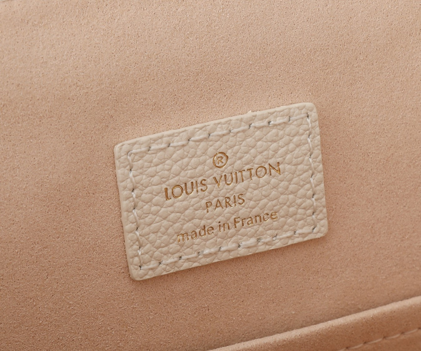 LV Backup M47106 7.9 x 8.7 x 5.5 inches