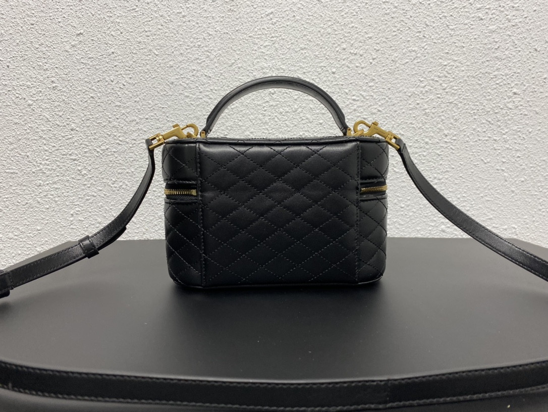 Y*L gaby vanity bag in lambskin 18 x 11 x 6.5 cm