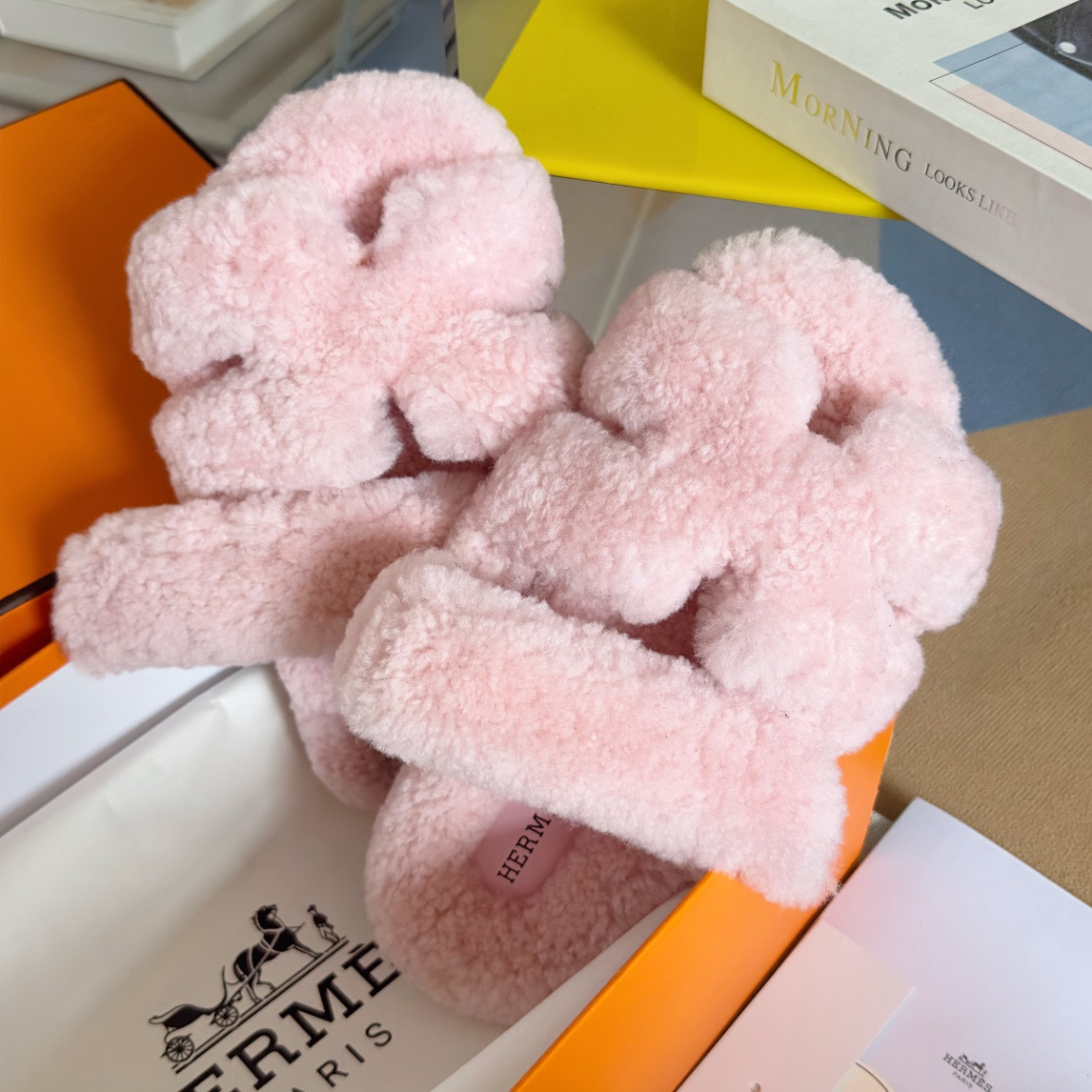 ua H**mes chypre sandal