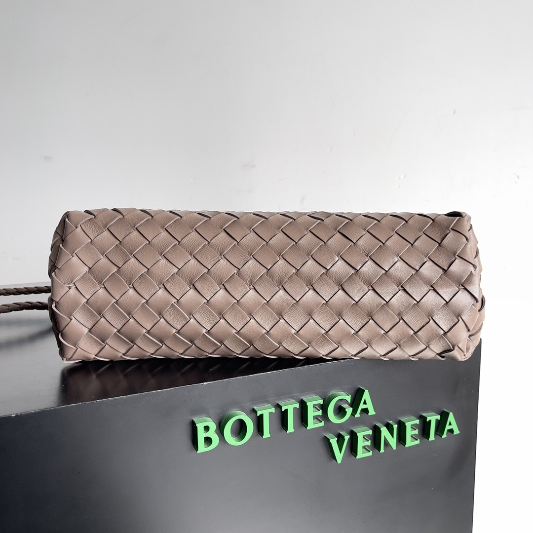 bo*te*ga Ve*ne*ta east-west andiamo 29x10x18cm