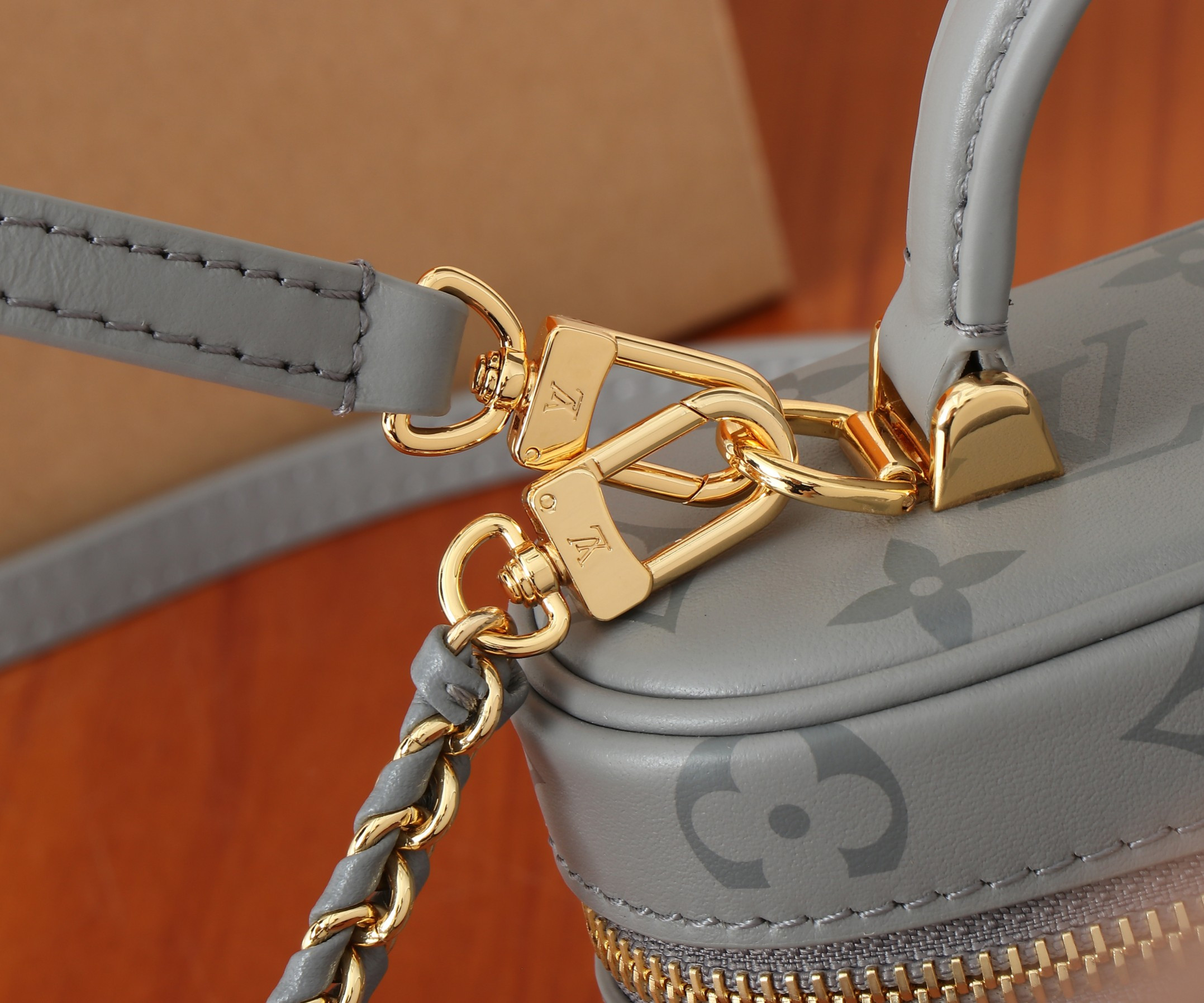 LV Vanity Chain Pouch Nice 24SS M12427 19x11.5x6.5CM