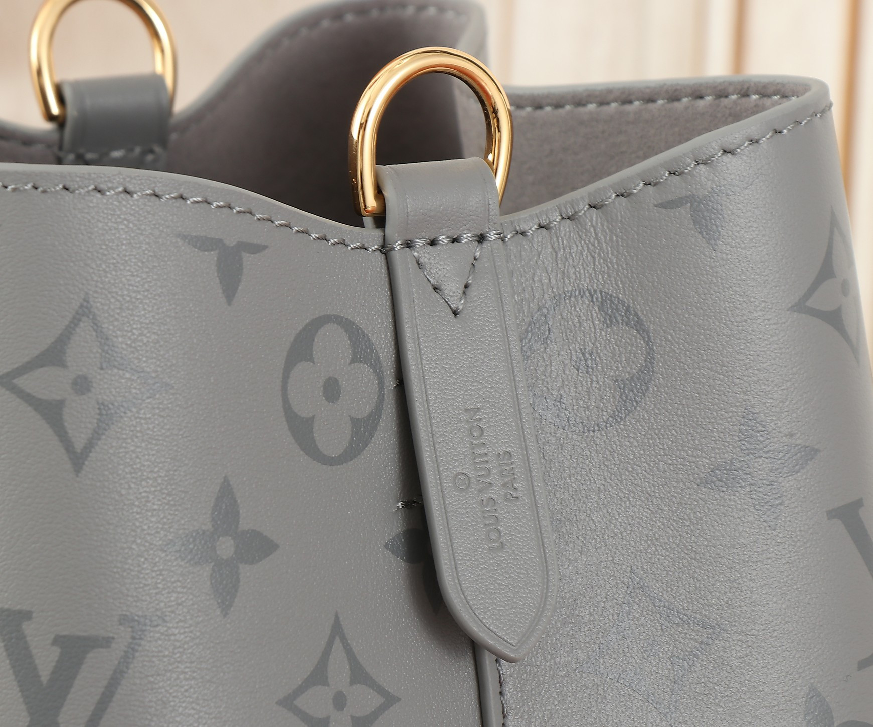 LV Néonoé BB Monogram Ink M12749 20x20x13CM