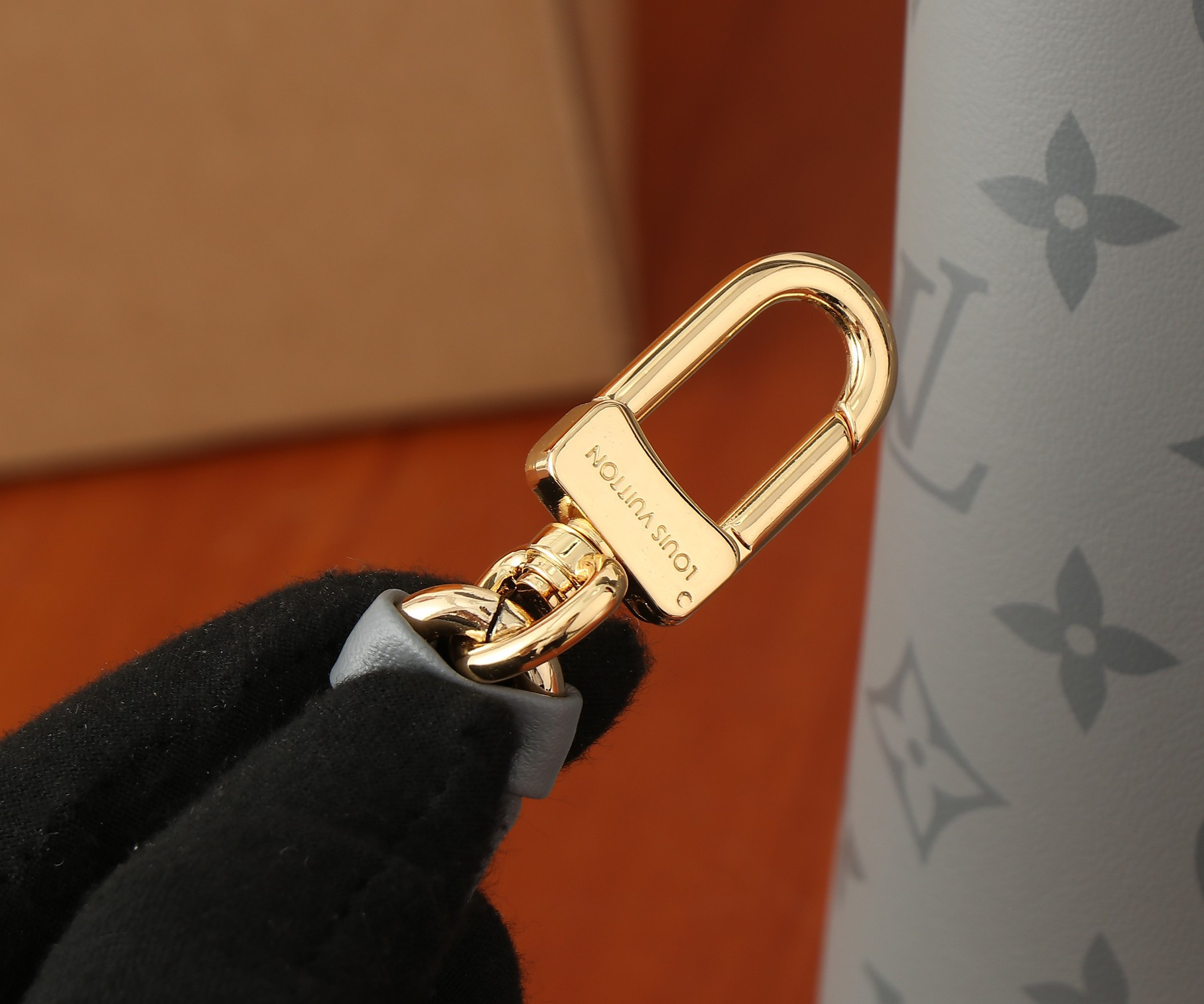 LV Néonoé BB Monogram Ink M12749 20x20x13CM
