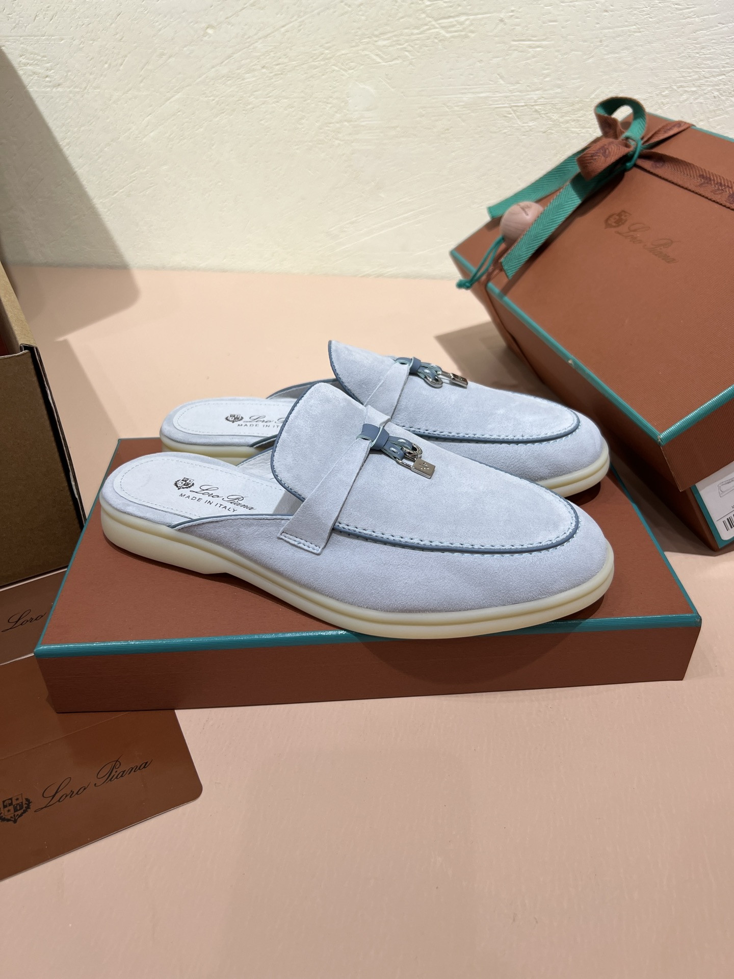 ua L**o p*ana babouche charms walk loafers