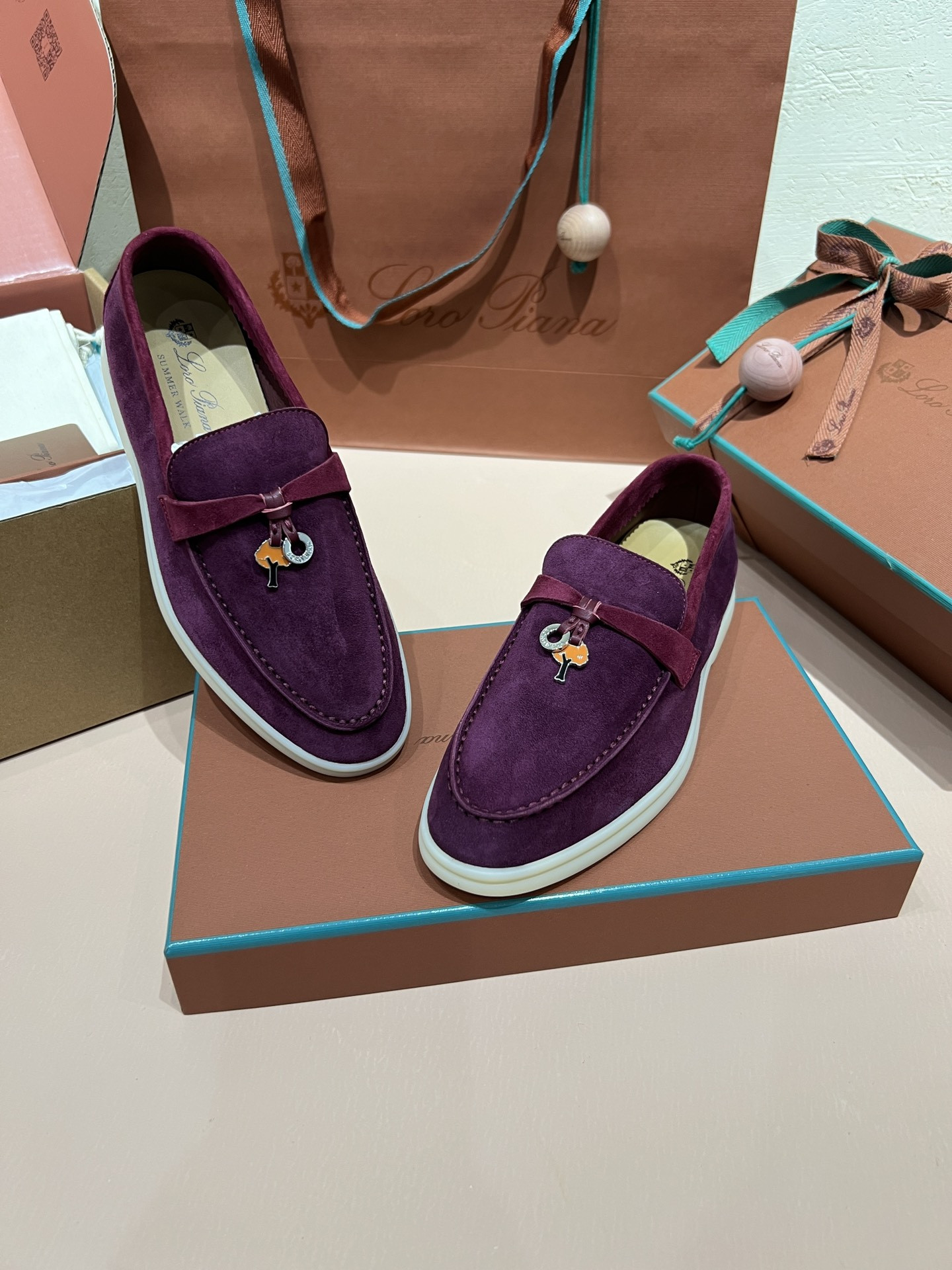 ua L**o p*ana summer charms walk loafers