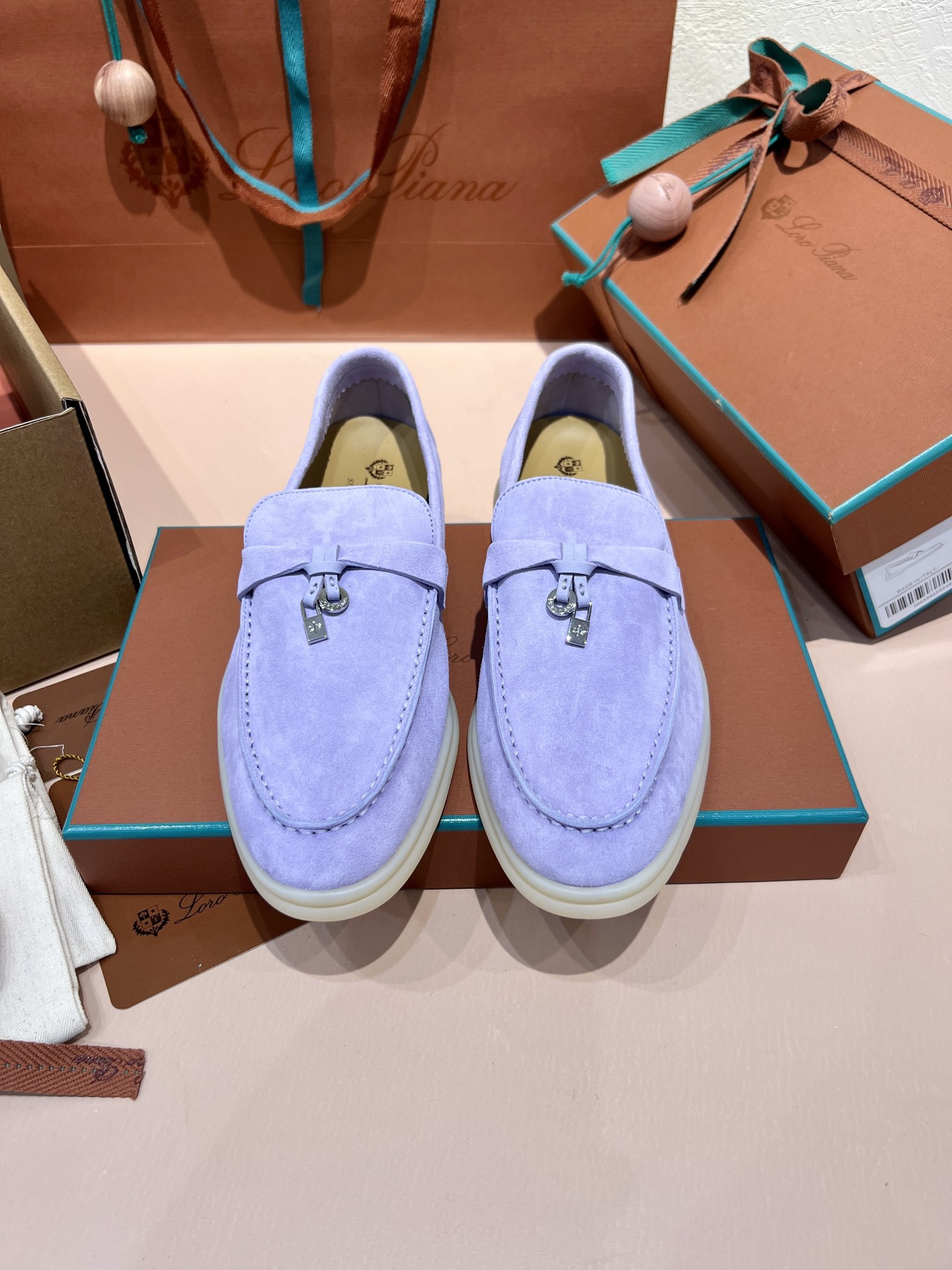 ua L**o p*ana summer charms walk loafers