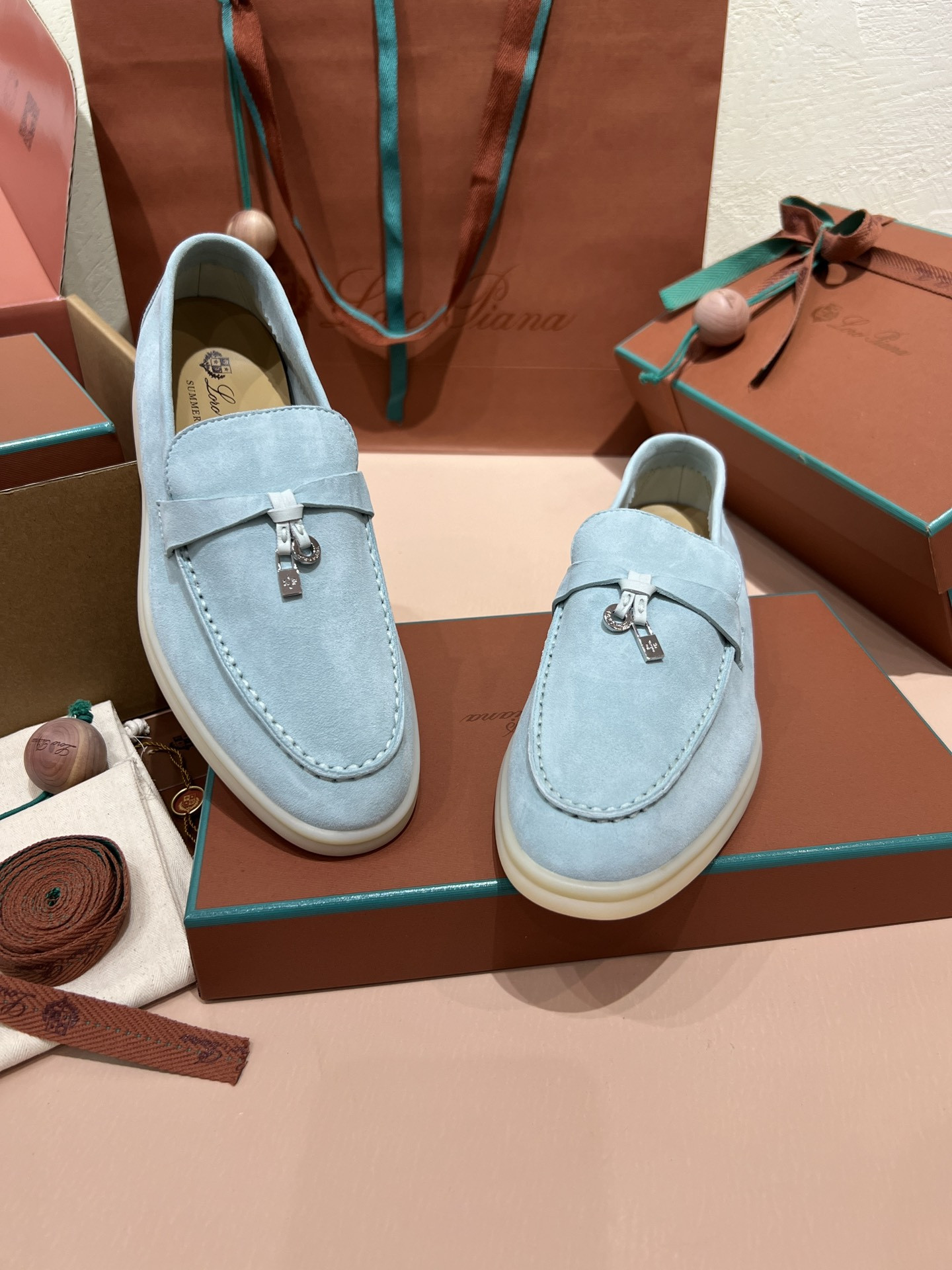 ua L**o p*ana summer charms walk loafers