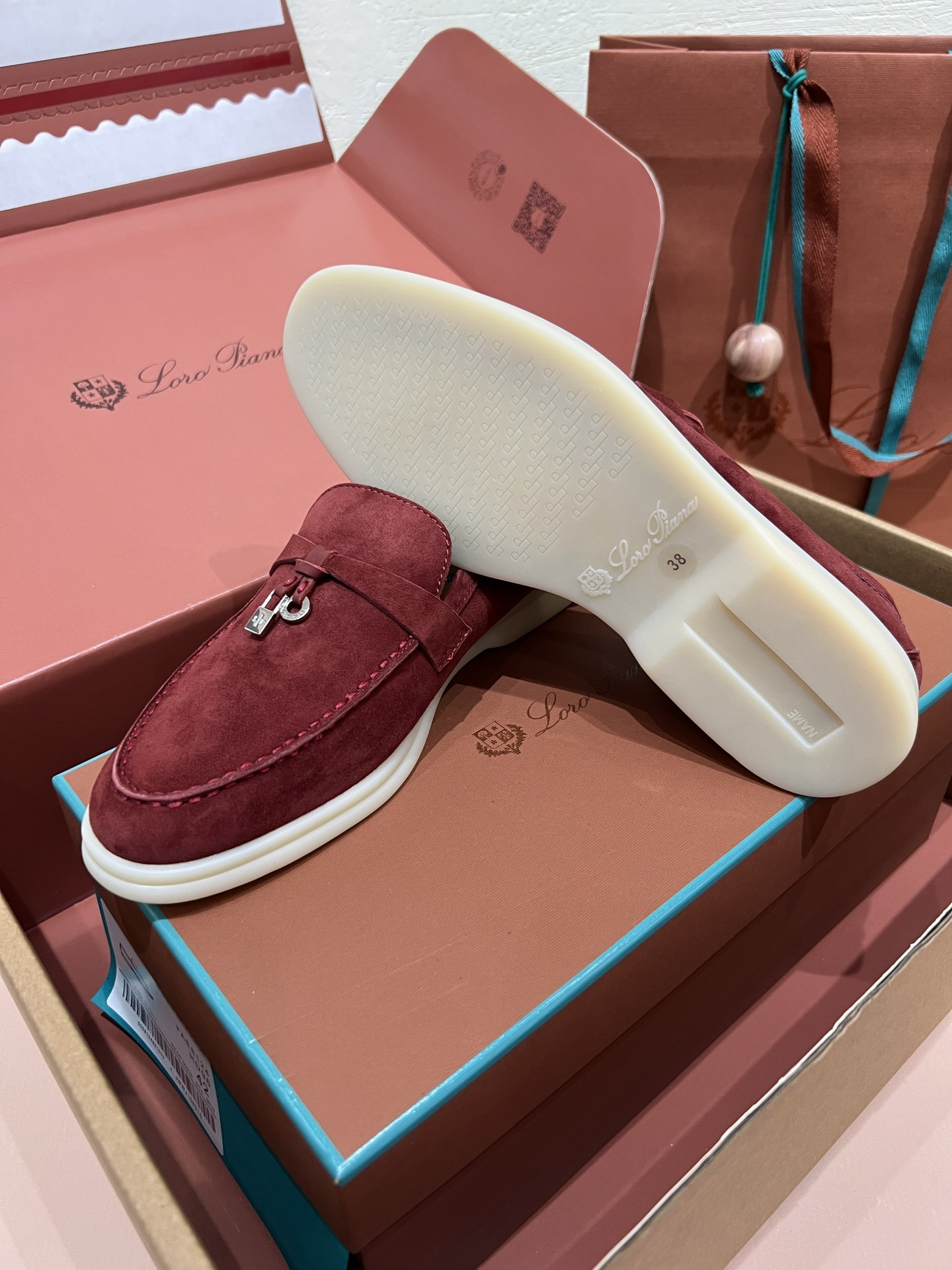 ua L**o p*ana summer charms walk loafers