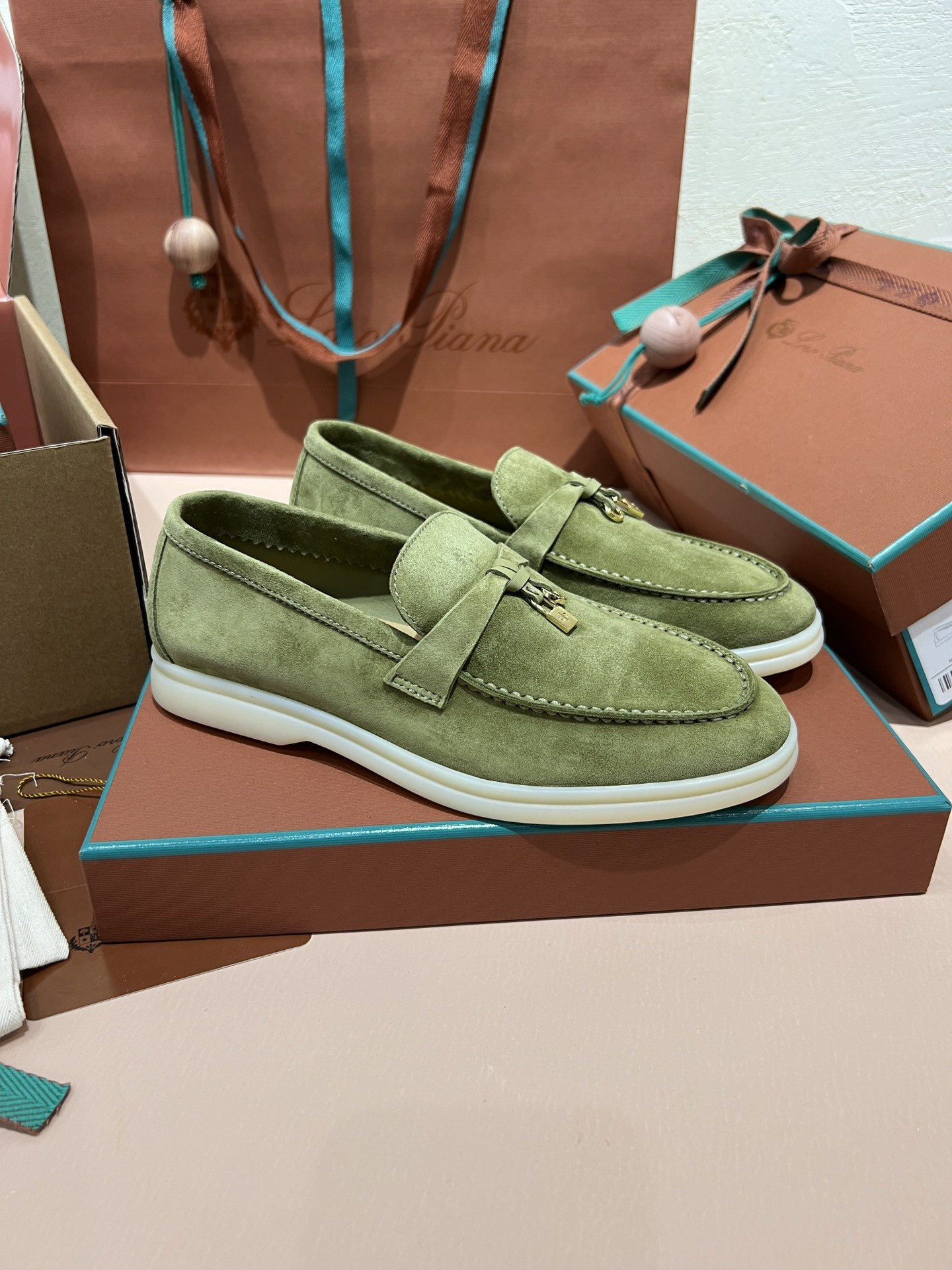 ua L**o p*ana summer charms walk loafers