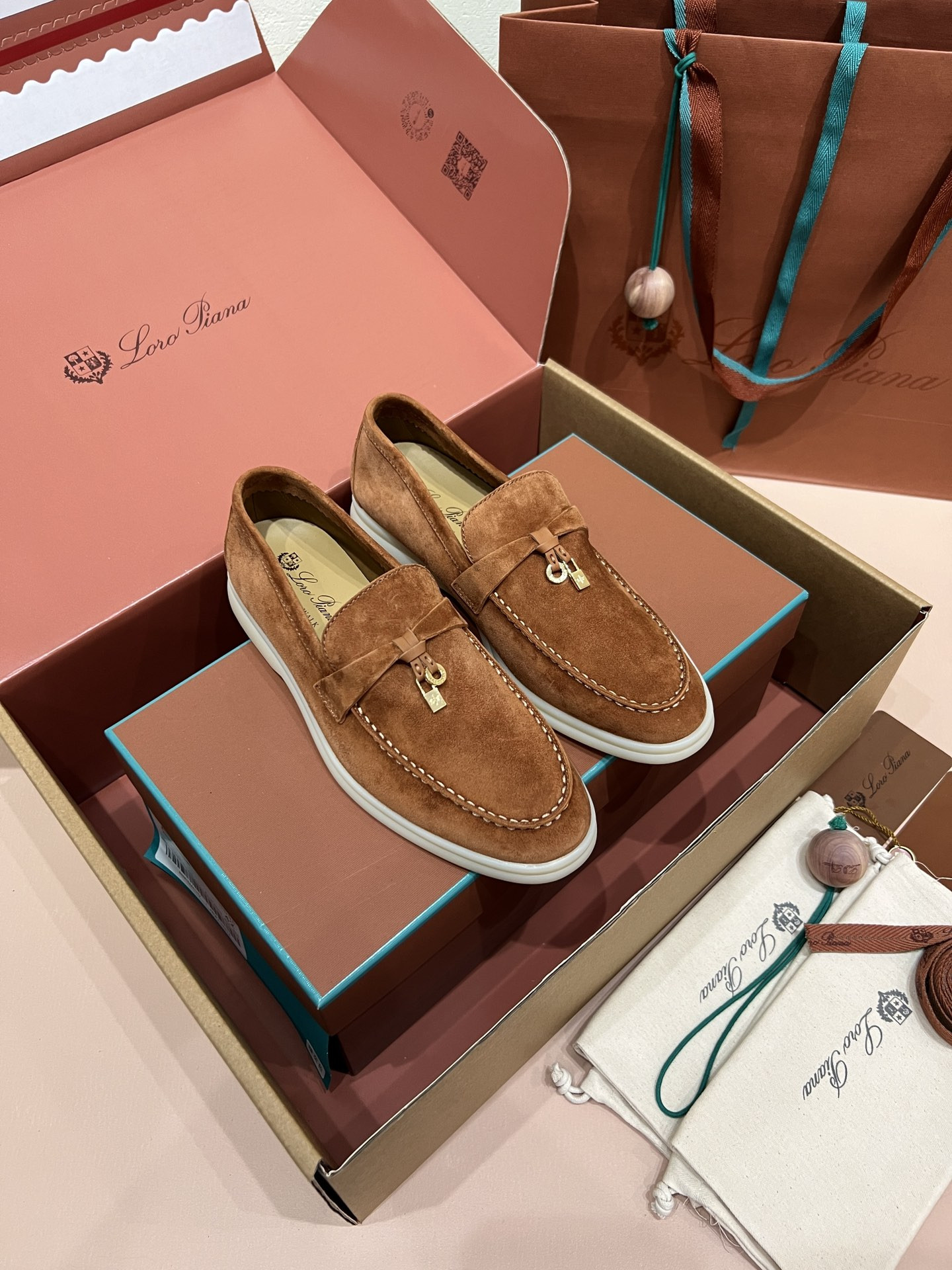 ua L**o p*ana summer charms walk loafers