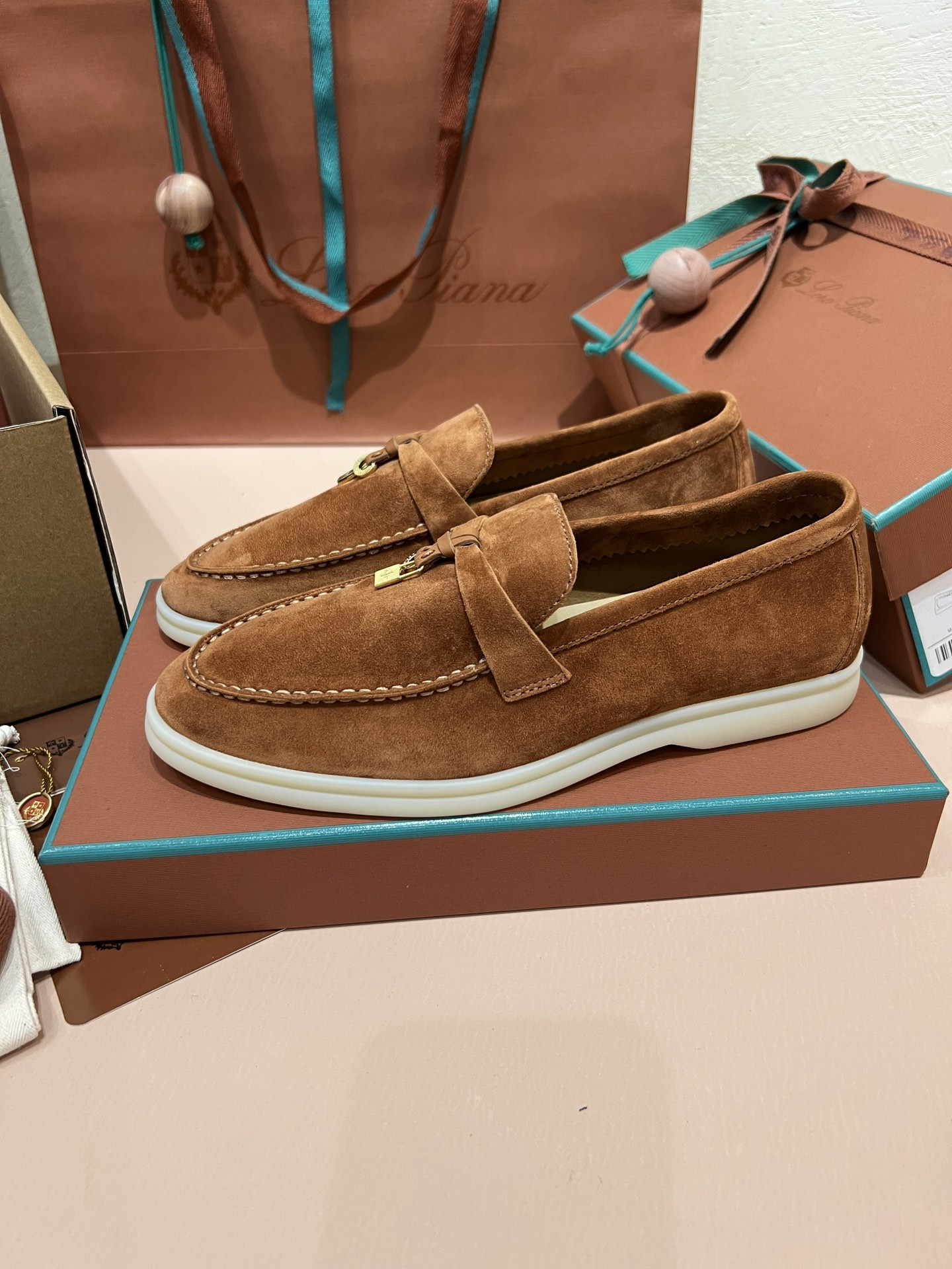 ua L**o p*ana summer charms walk loafers