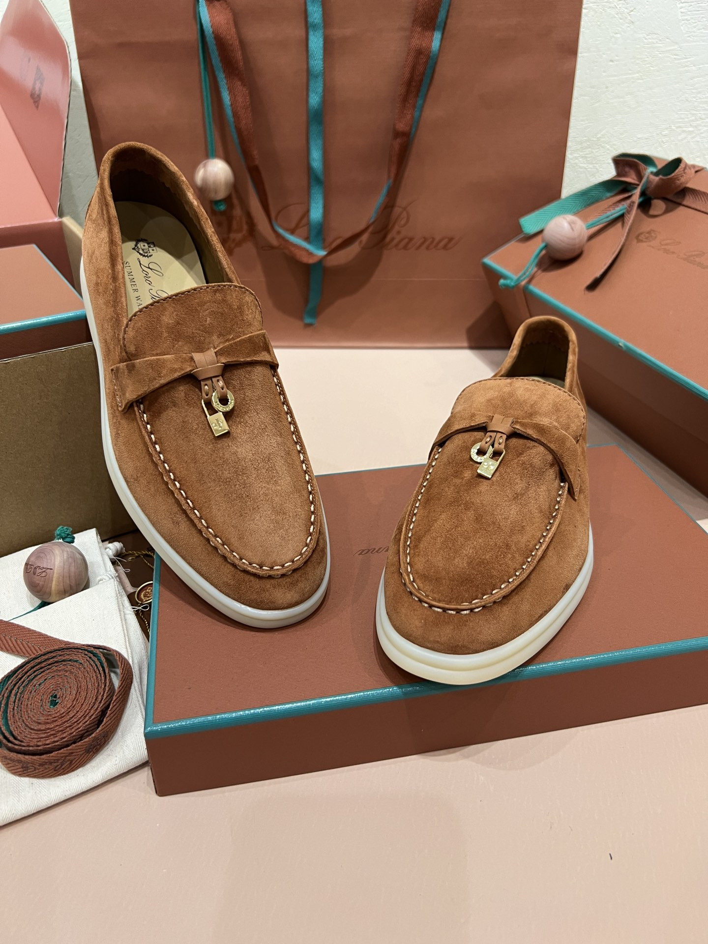 ua L**o p*ana summer charms walk loafers