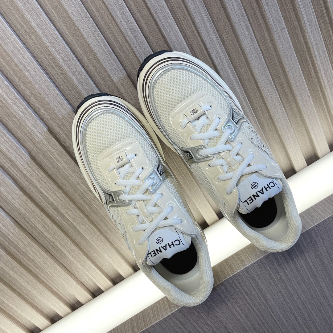 ua Ch*el sneaker