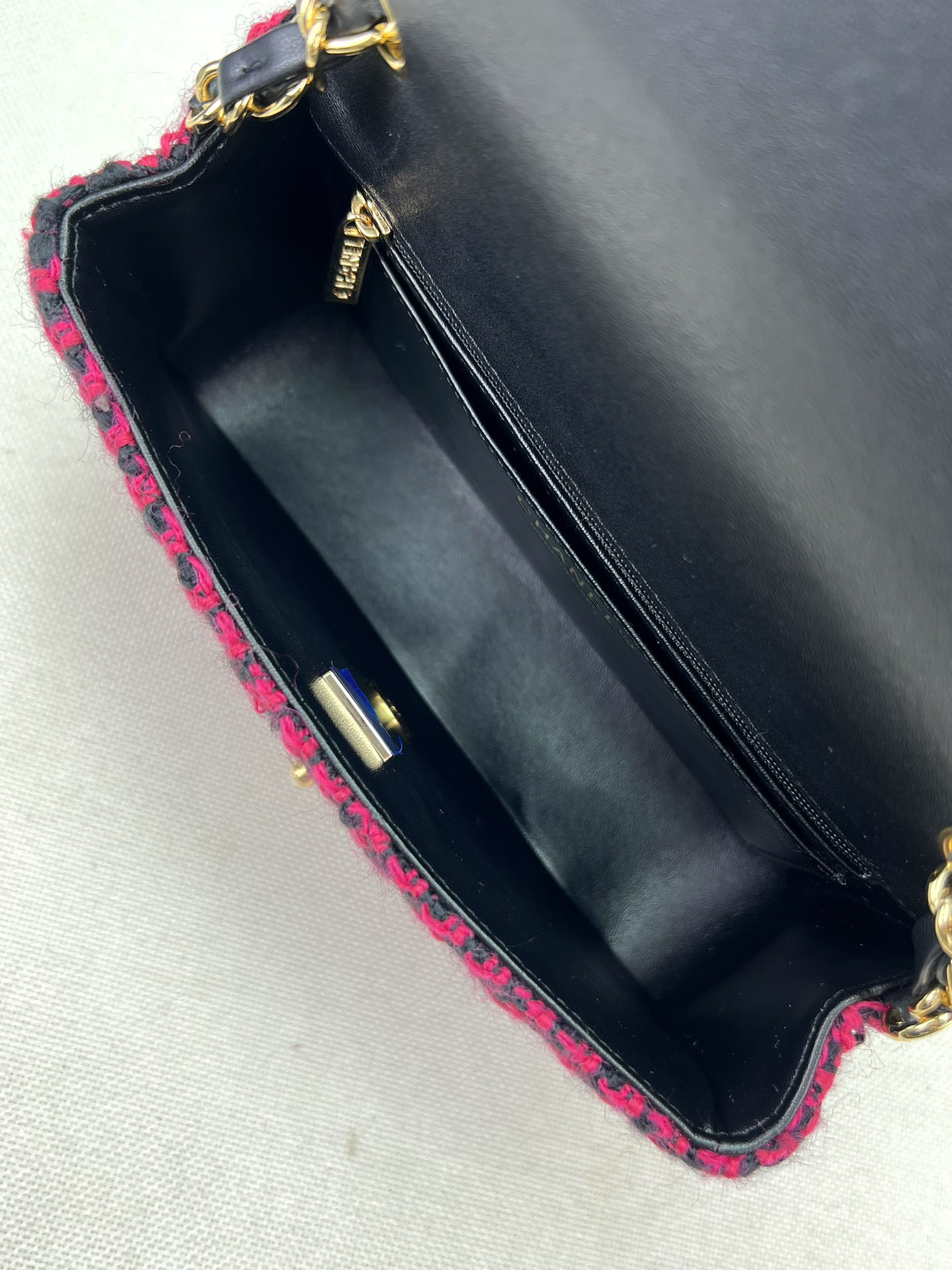 Ch*el classic flap bag 20cm
