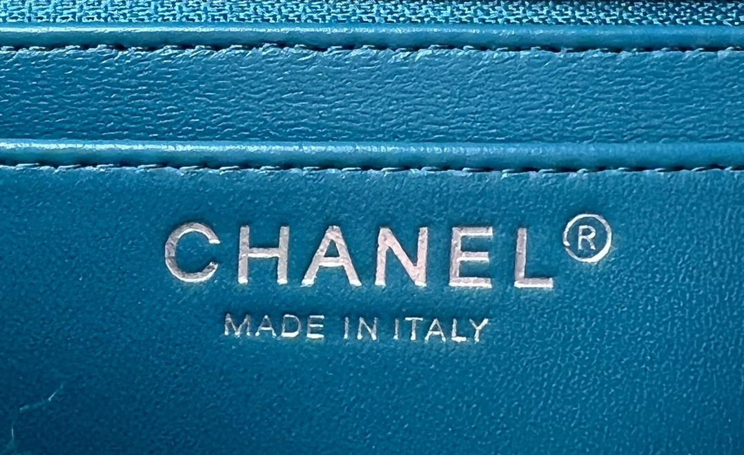 Ch*el classic flap bag 20cm