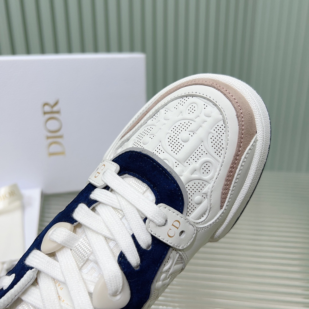 ua D*or one sneaker