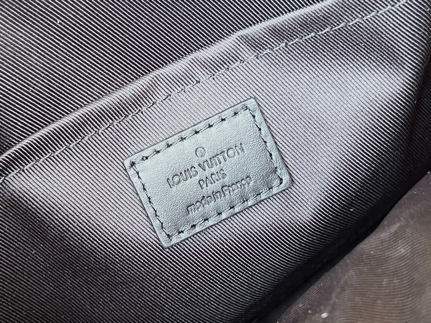 LV Fastline Messenger M22482 23.5×18×7CM