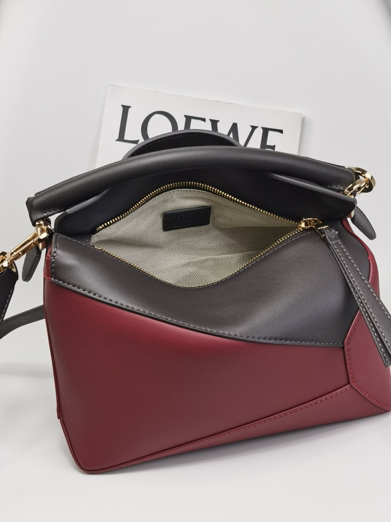 L0ew* small puzzle bag in classic calfskin 24x10.5x16.5cm