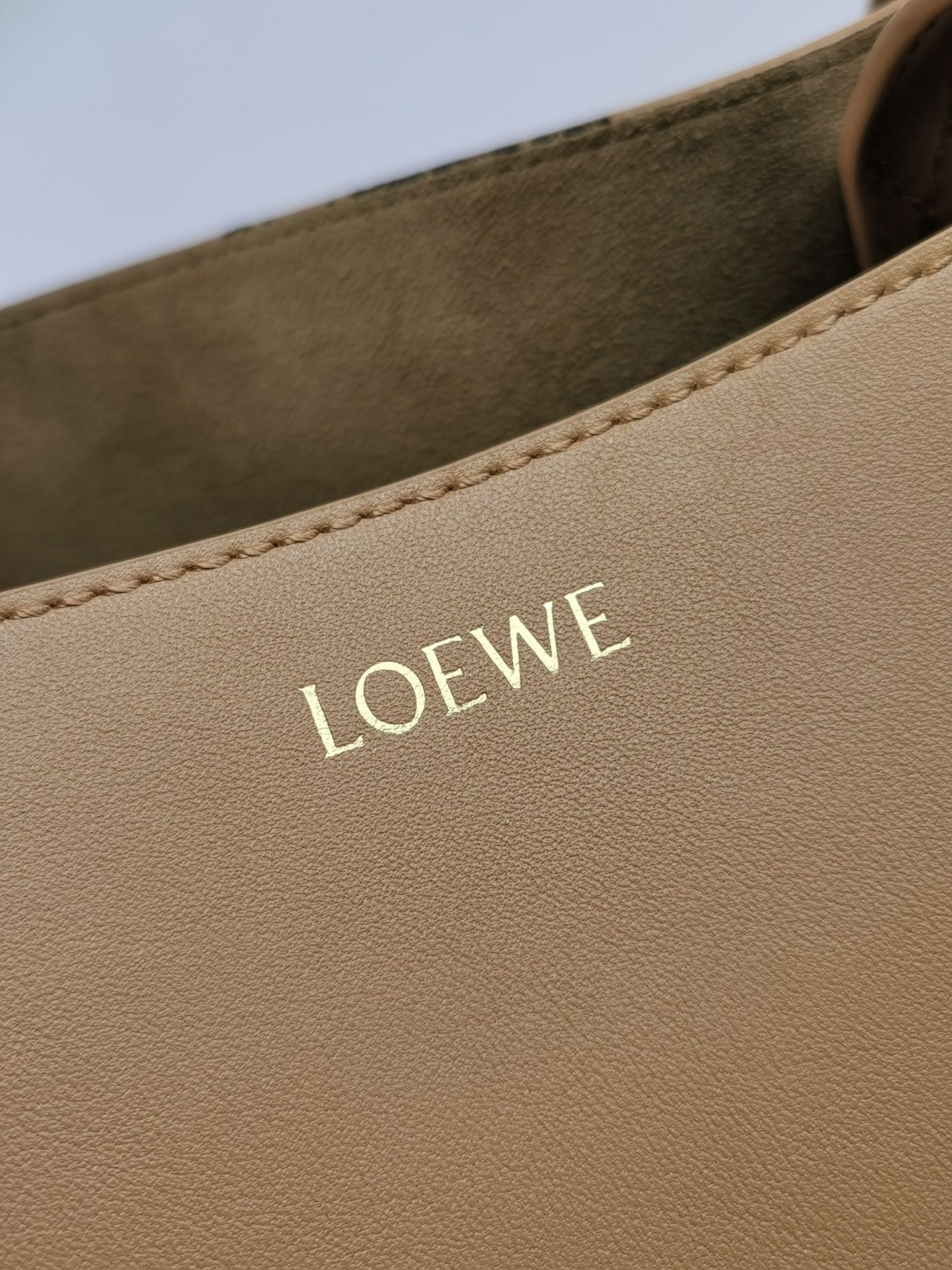 L0ew* medium puzzle fold tote in shiny calfskin 25.5x14.5x31.5cm