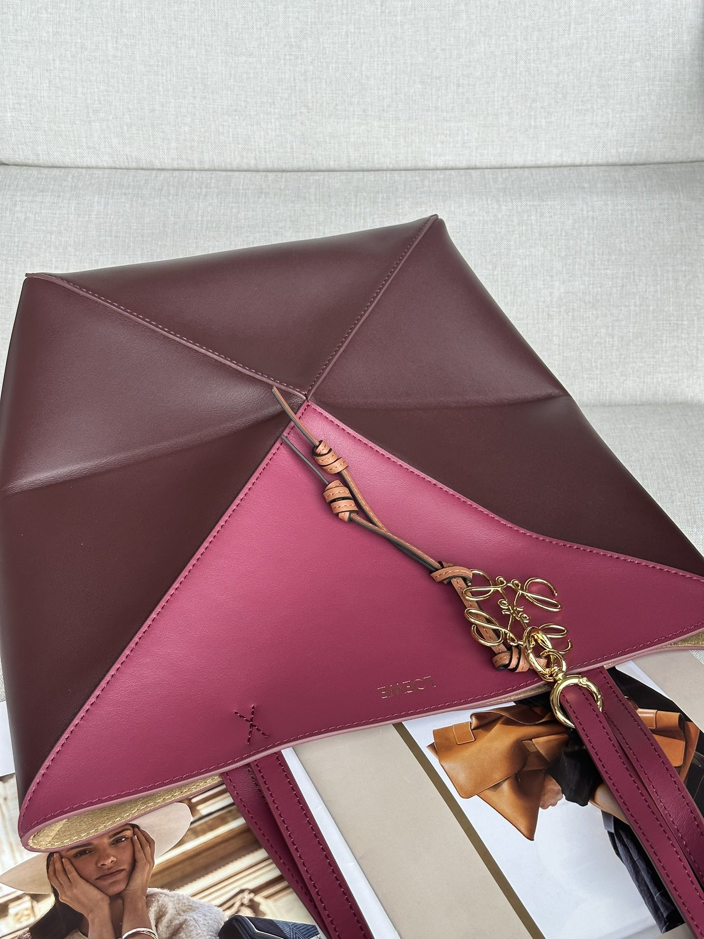 L0ew* medium puzzle fold tote in shiny calfskin 25.5x14.5x31.5cm