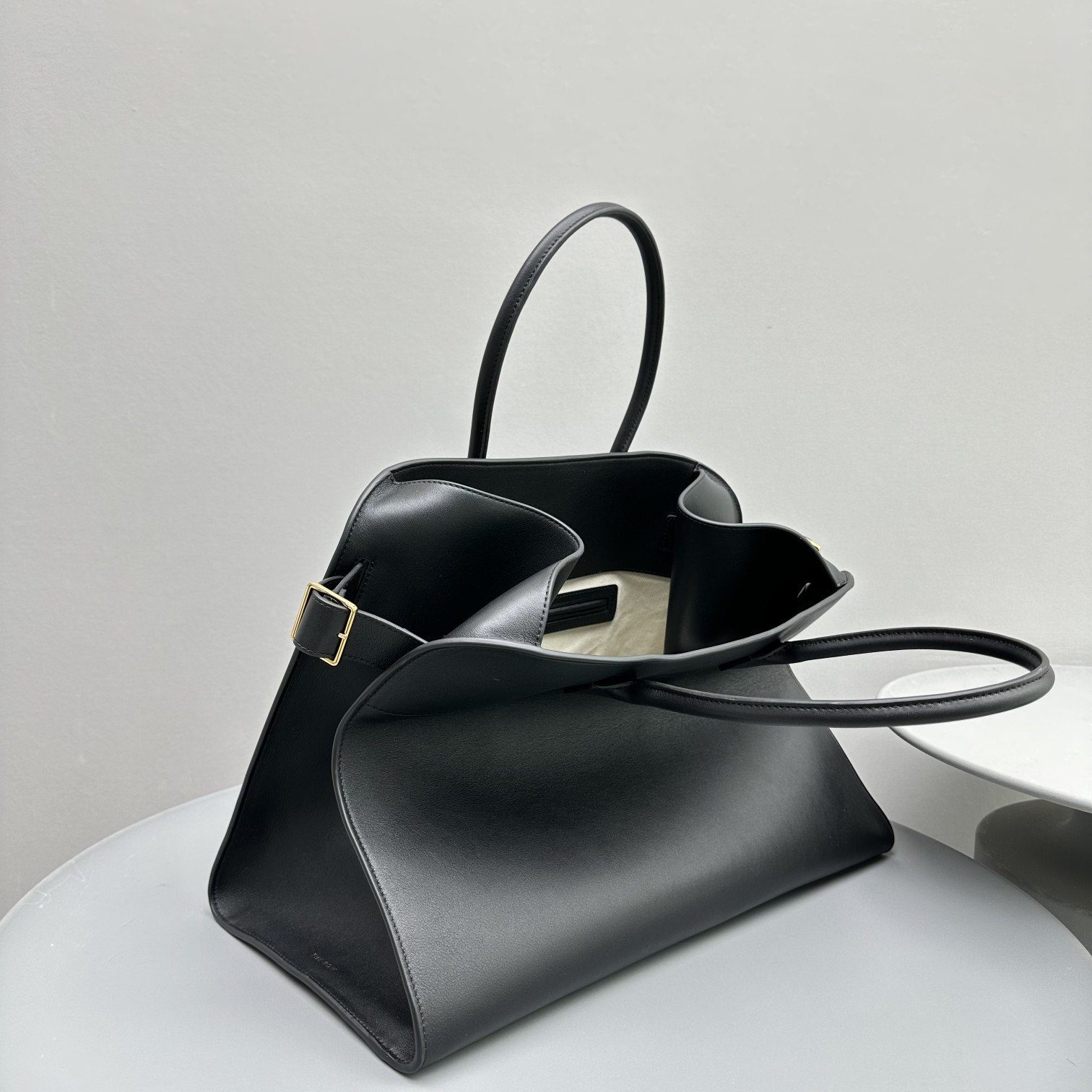 T*e R0w margaux 17 43x24x30cm