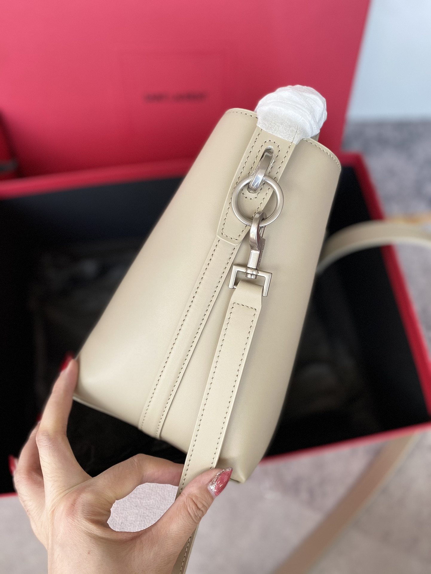 Y*L le 37 small (shiny leather) 17 x 20 x 13 cm