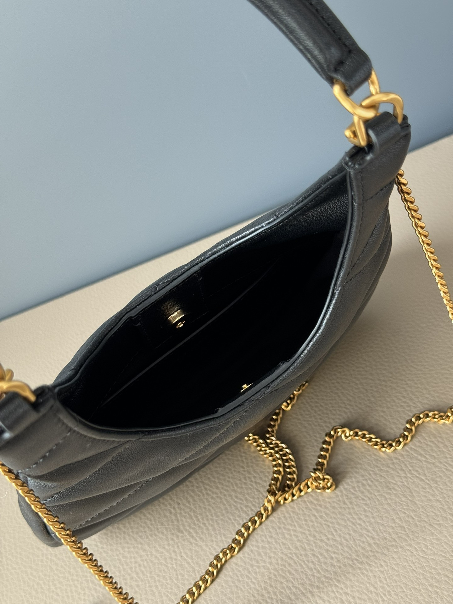 Y*L sade hobo in lambskin 19 x 21 x 4 cm