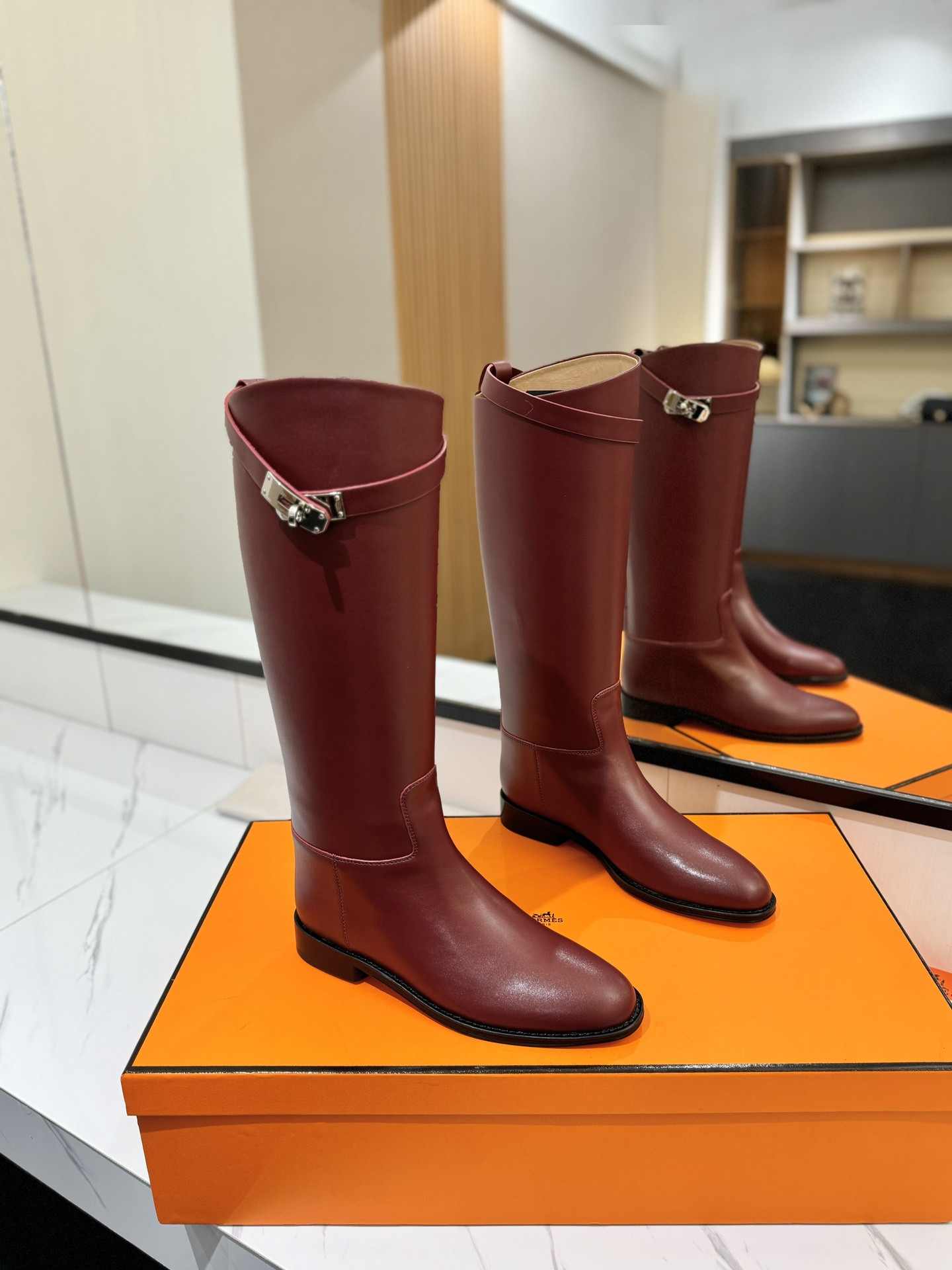 ua H**mes jumping boots