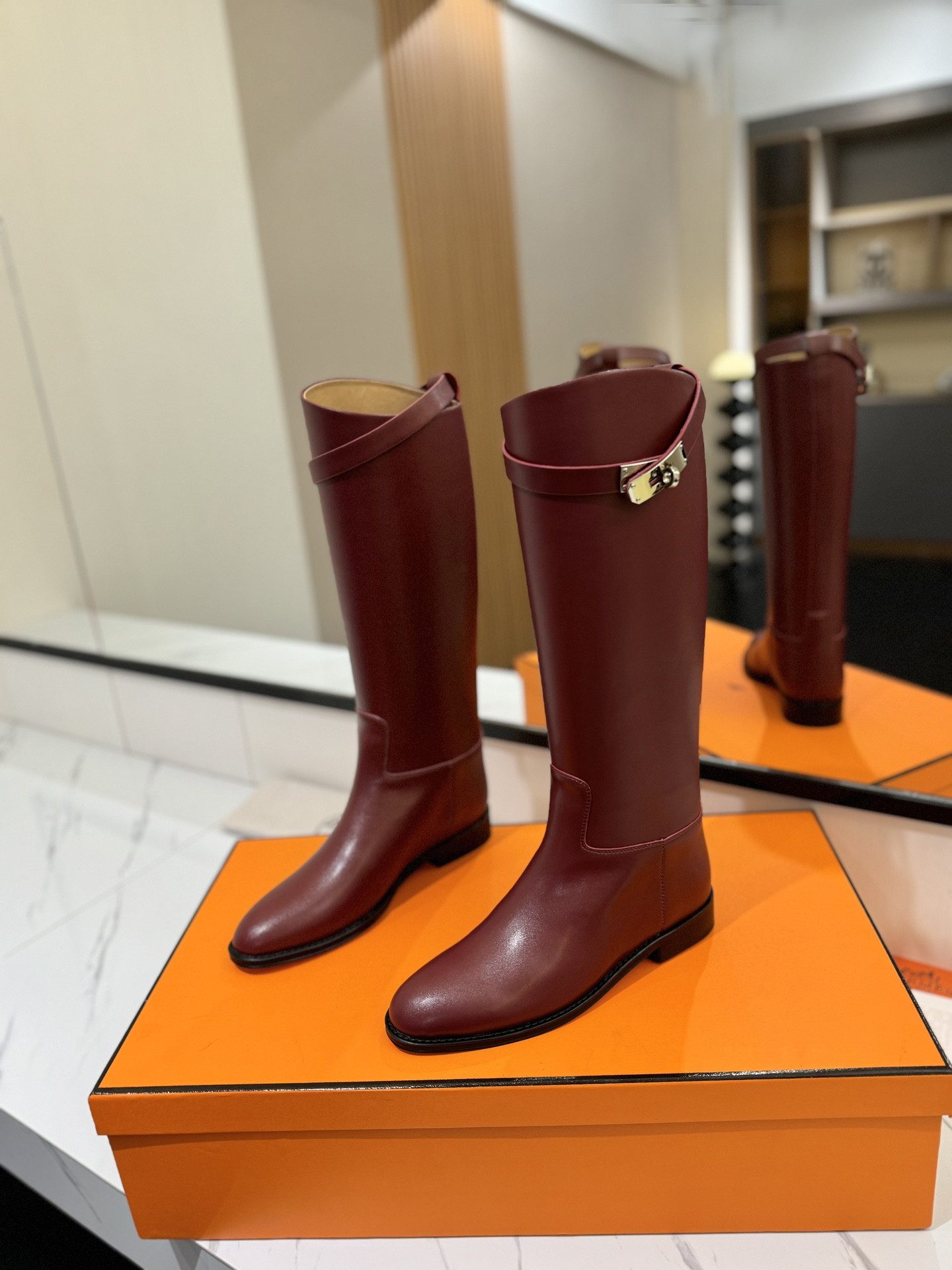 ua H**mes jumping boots