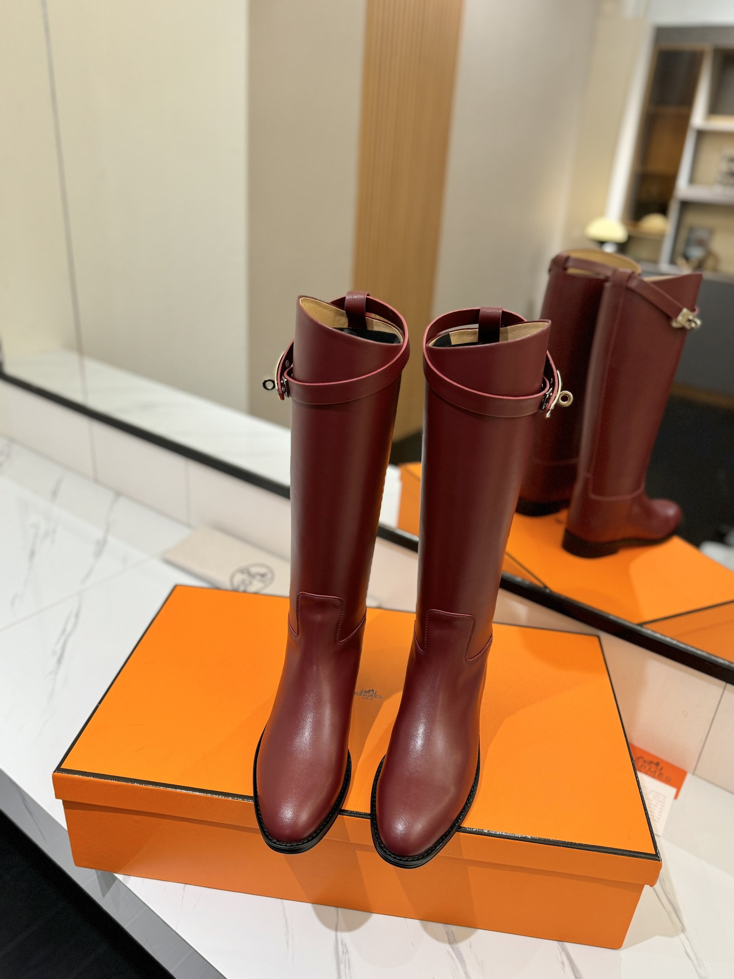 ua H**mes jumping boots