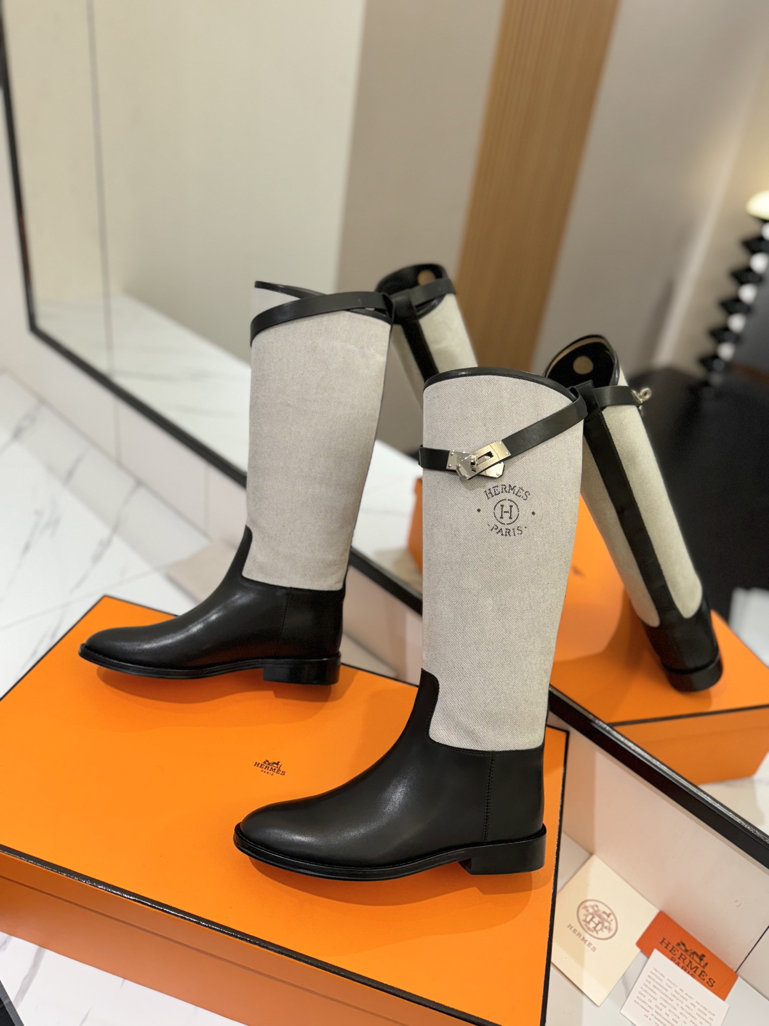 ua H**mes jumping boots