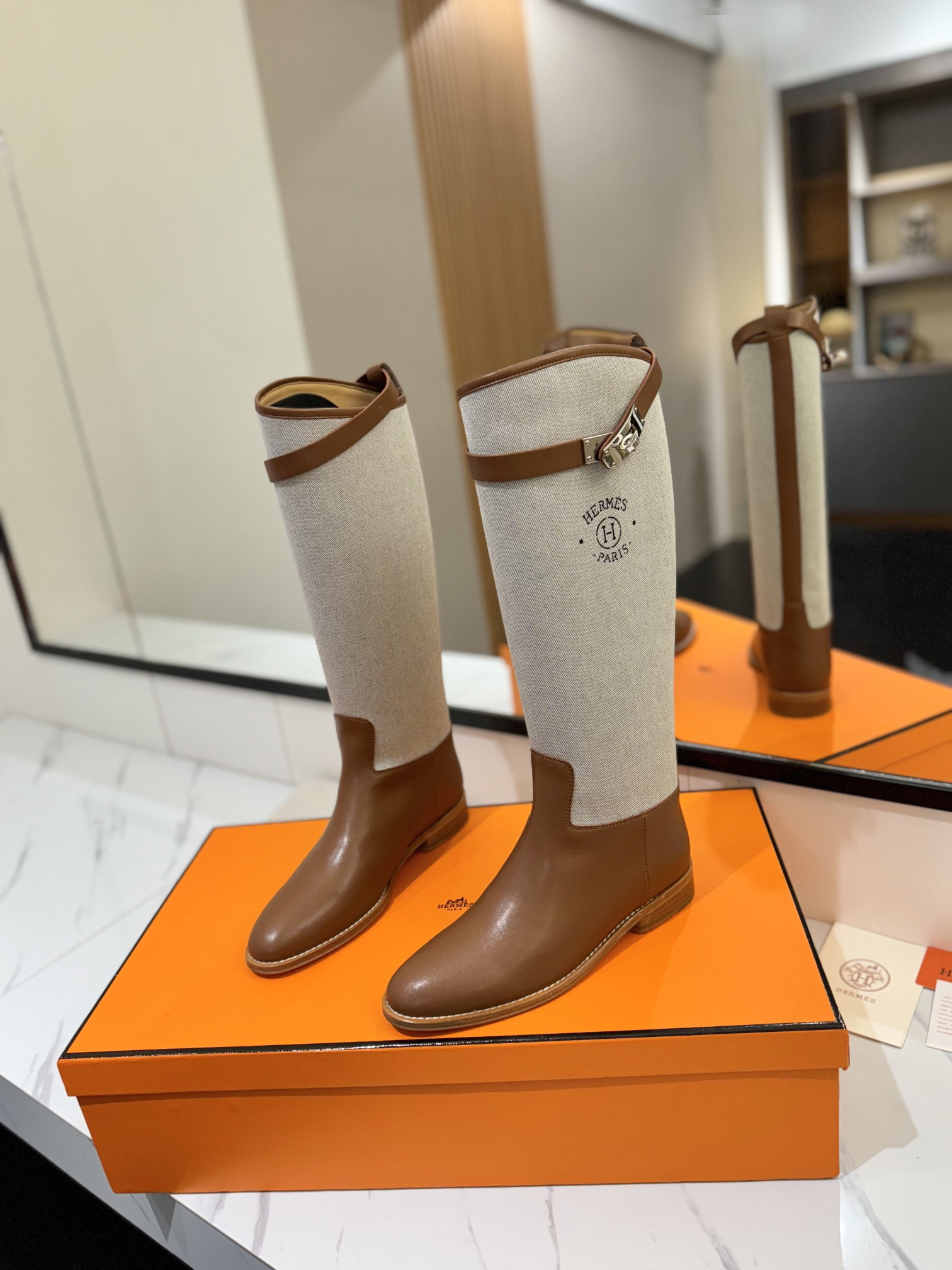 ua H**mes jumping boots