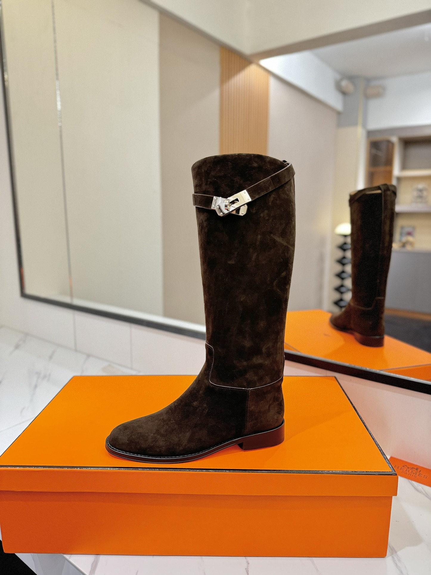 ua H**mes jumping boots