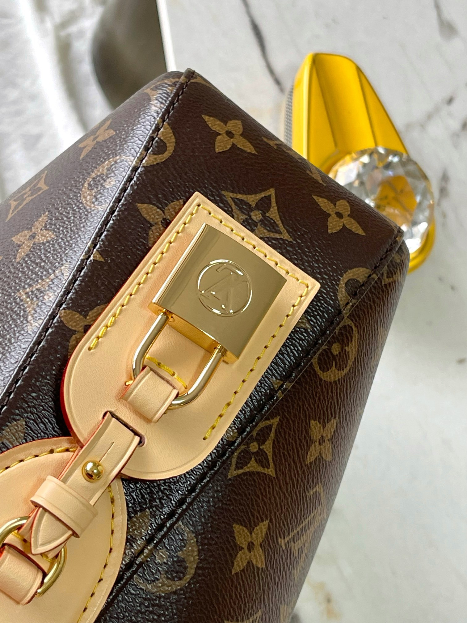 LV Slouchy PM M11952 22x9x33cm