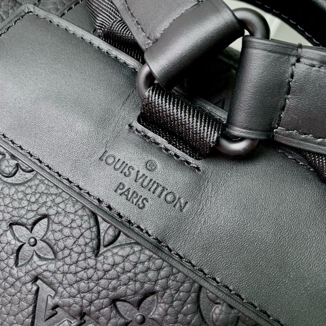 LV Christopher M55699 38x44x12.5cm