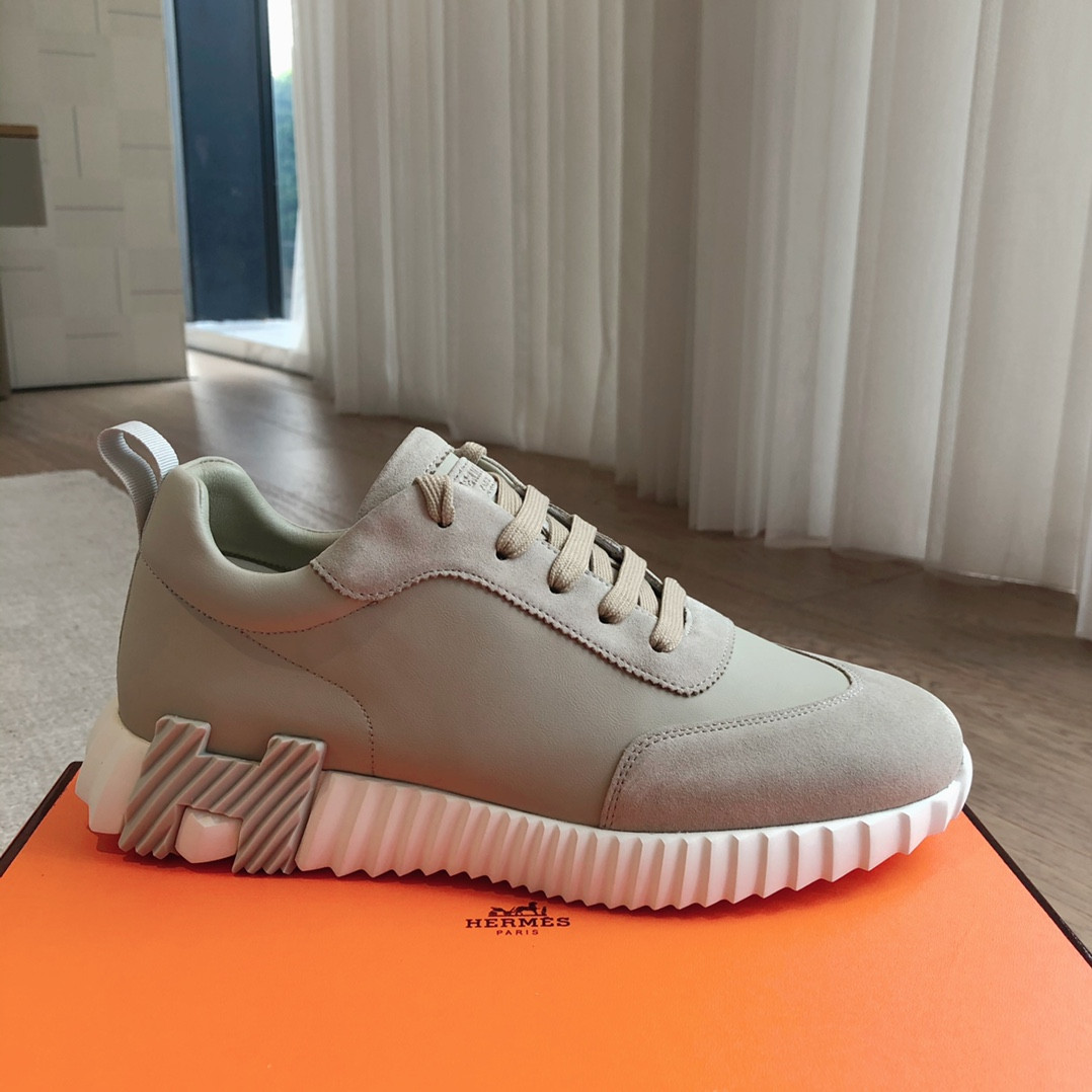 ua H**mes bouncing sneaker