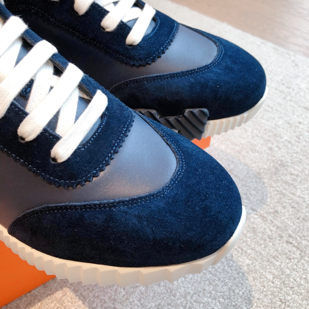 ua H**mes bouncing sneaker