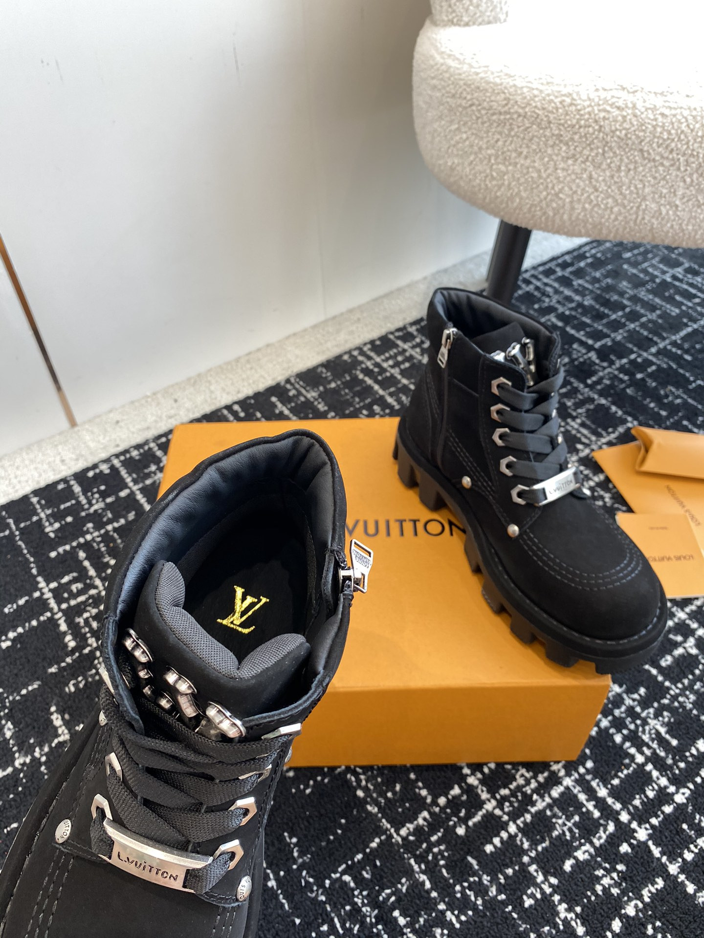 UA LV Boot