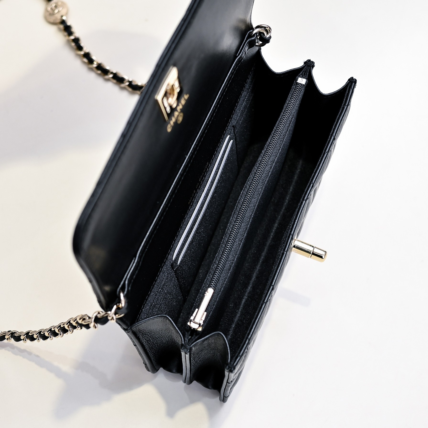 Ch*el clutch with chain 11x18.5x6cm