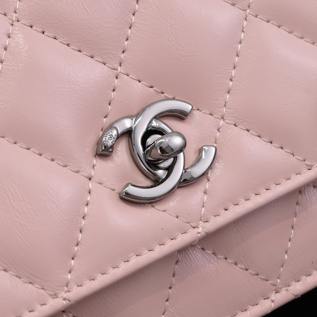 Ch*el clutch with chain 19x12x3.5cm