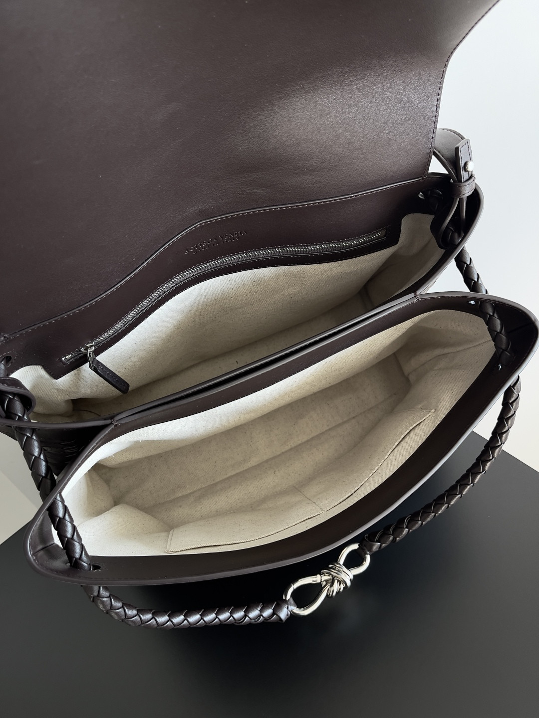 bo*te*ga Ve*ne*ta medium andiamo messenger 37x26x13cm