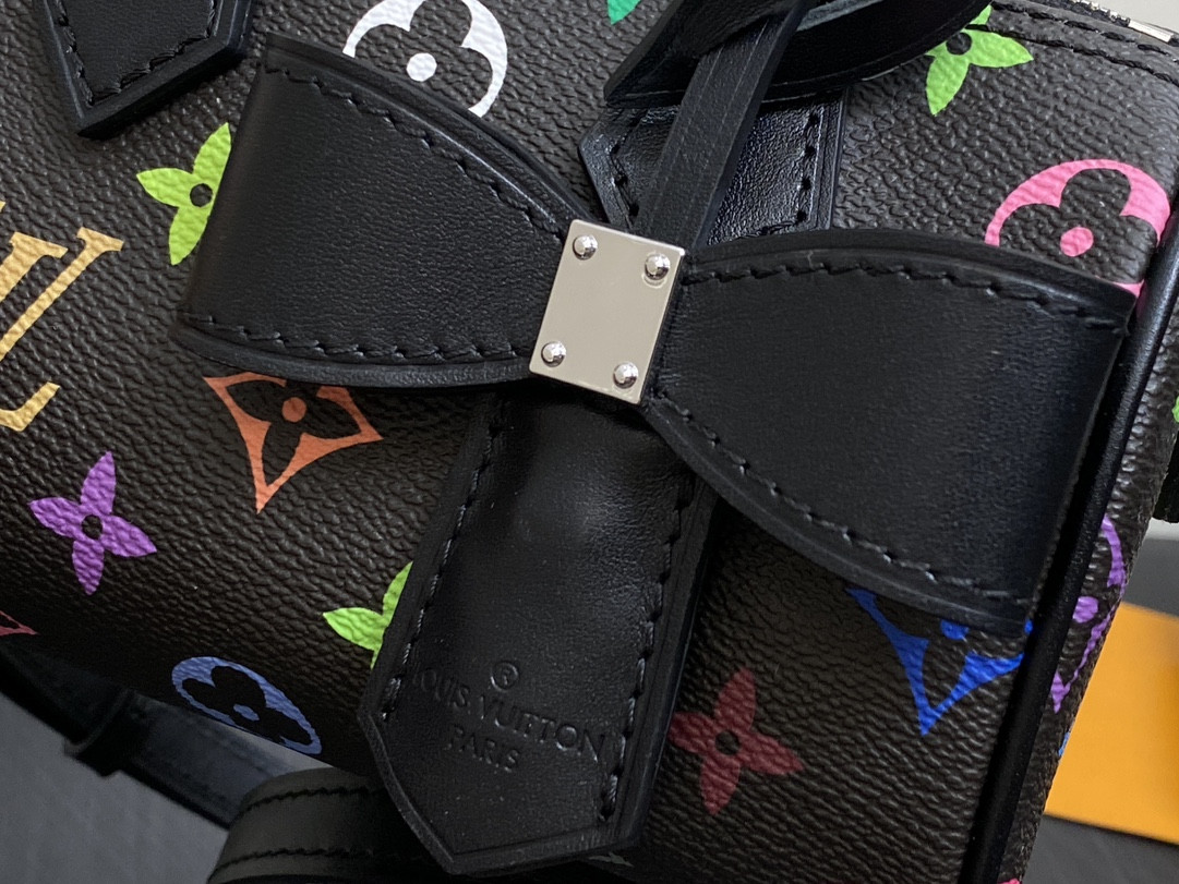 LV NANO SPEEDY M13391 Black 16x11x9cm