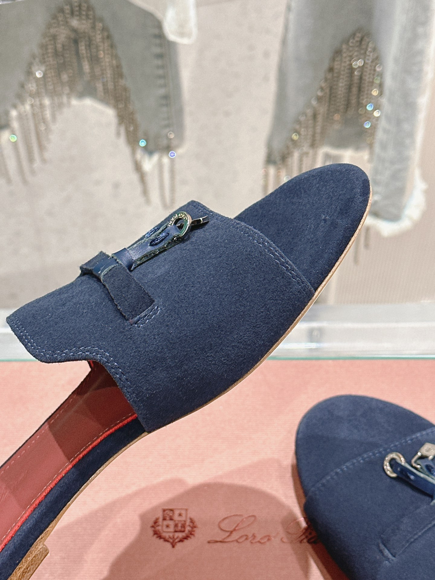 ua L**o p*ana summer charms sandal