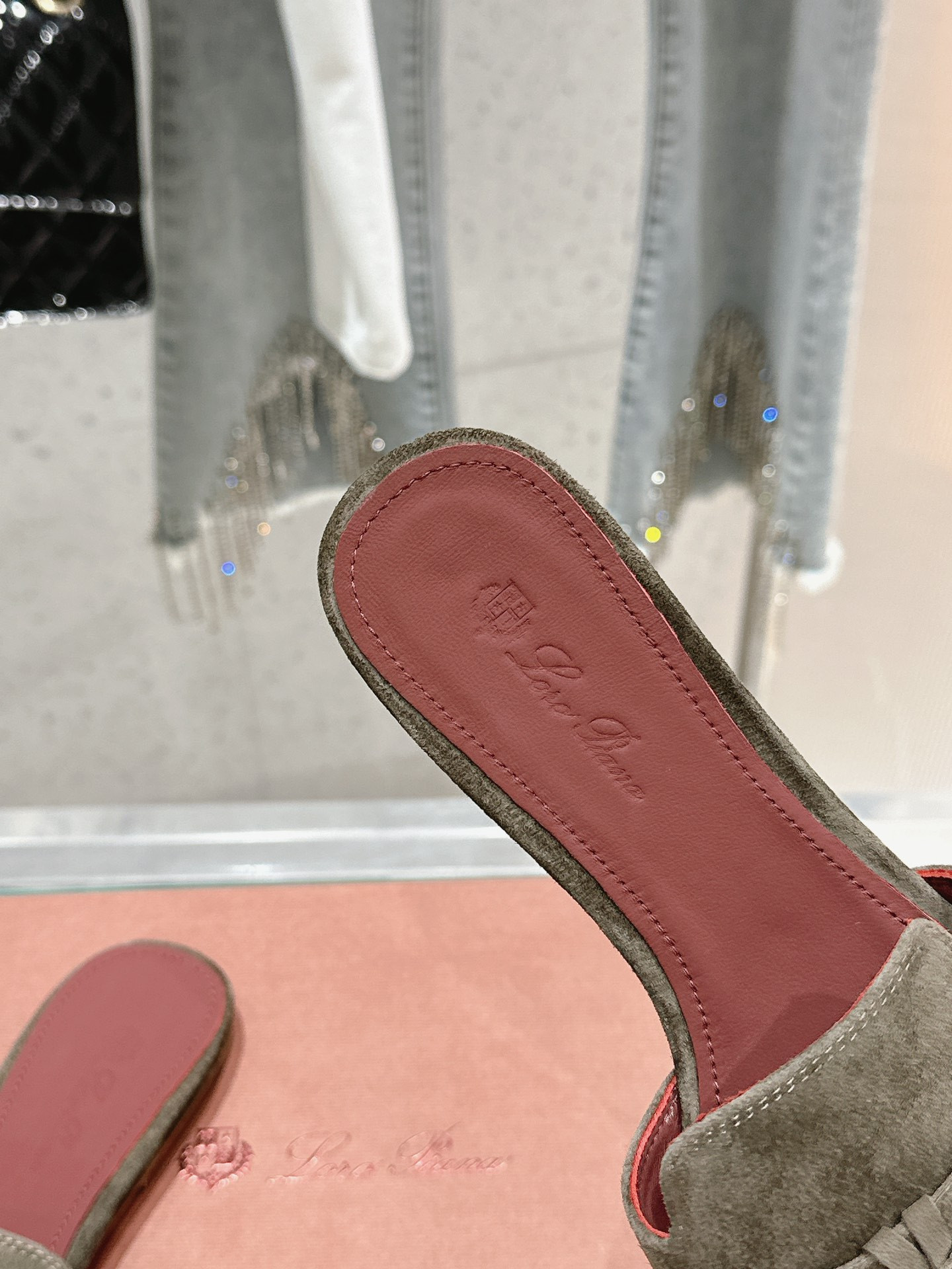 ua L**o p*ana summer charms sandal