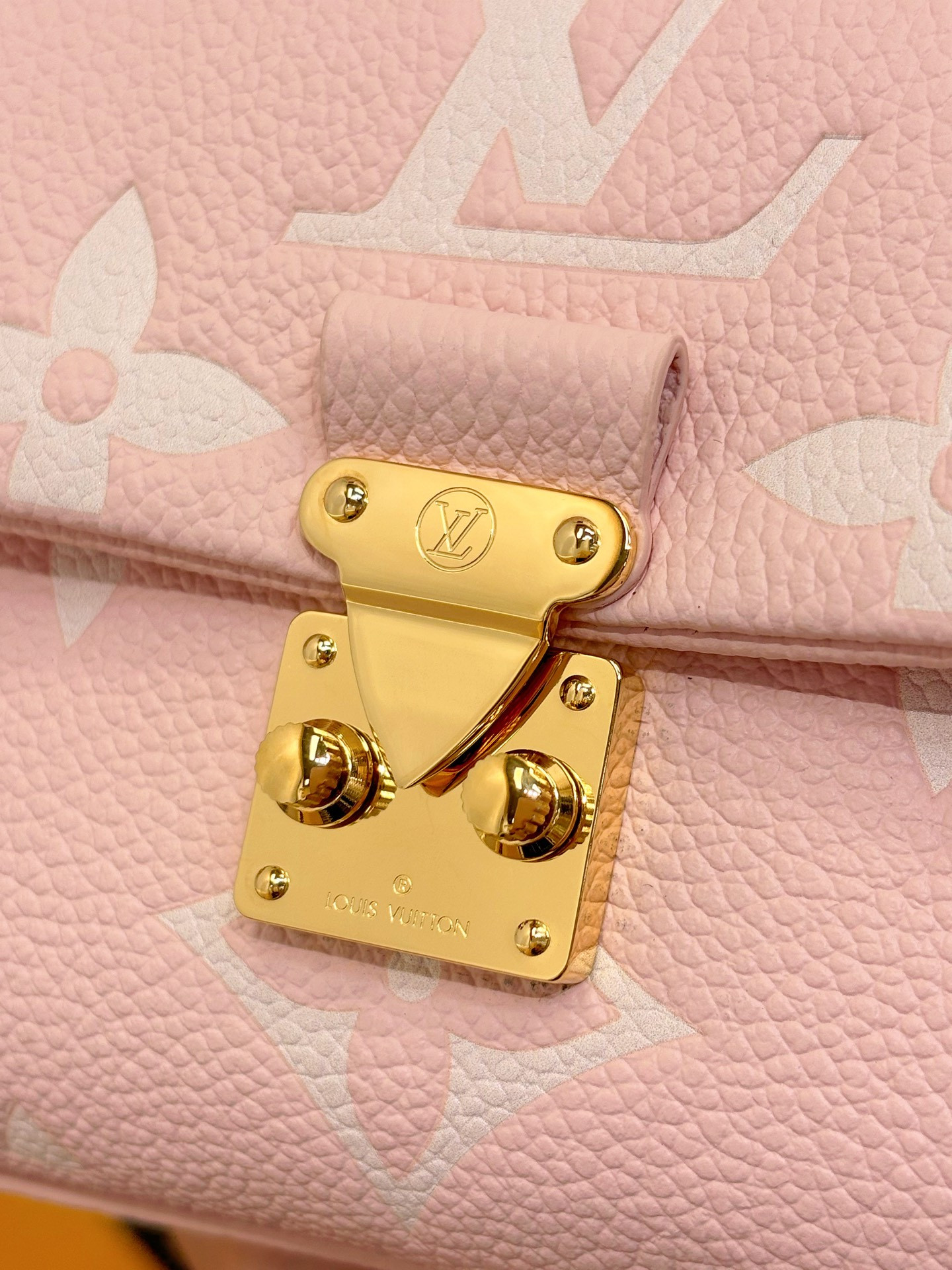 LV Nano Madeleine M13796 12.5x 6x21cm