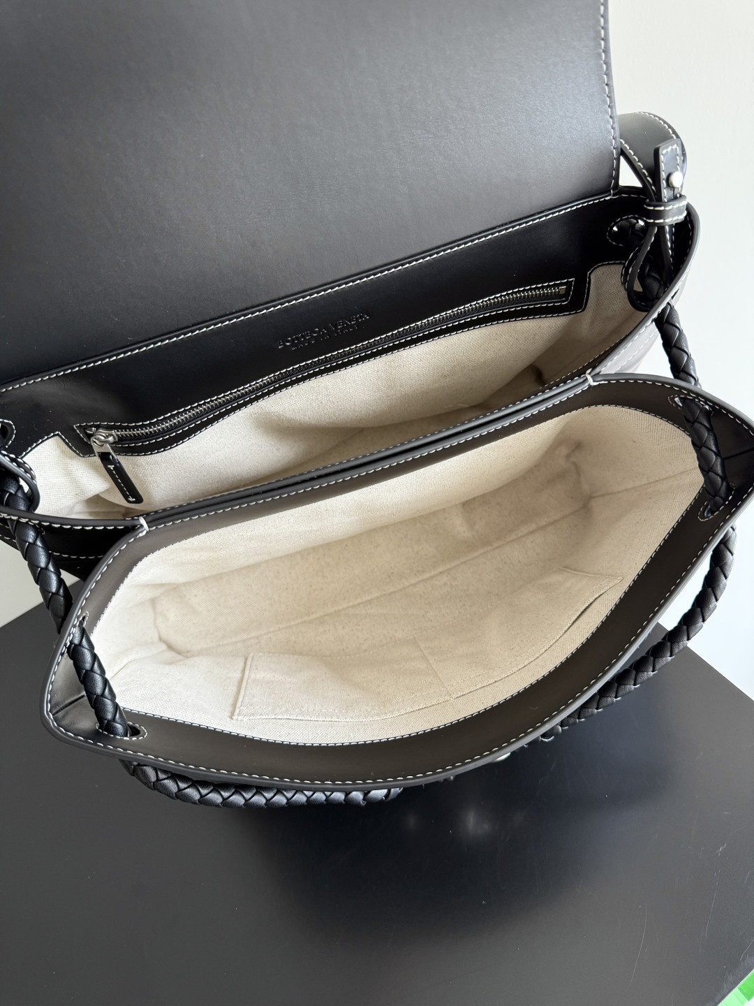 bo*te*ga Ve*ne*ta medium andiamo messenger 37x26x13cm