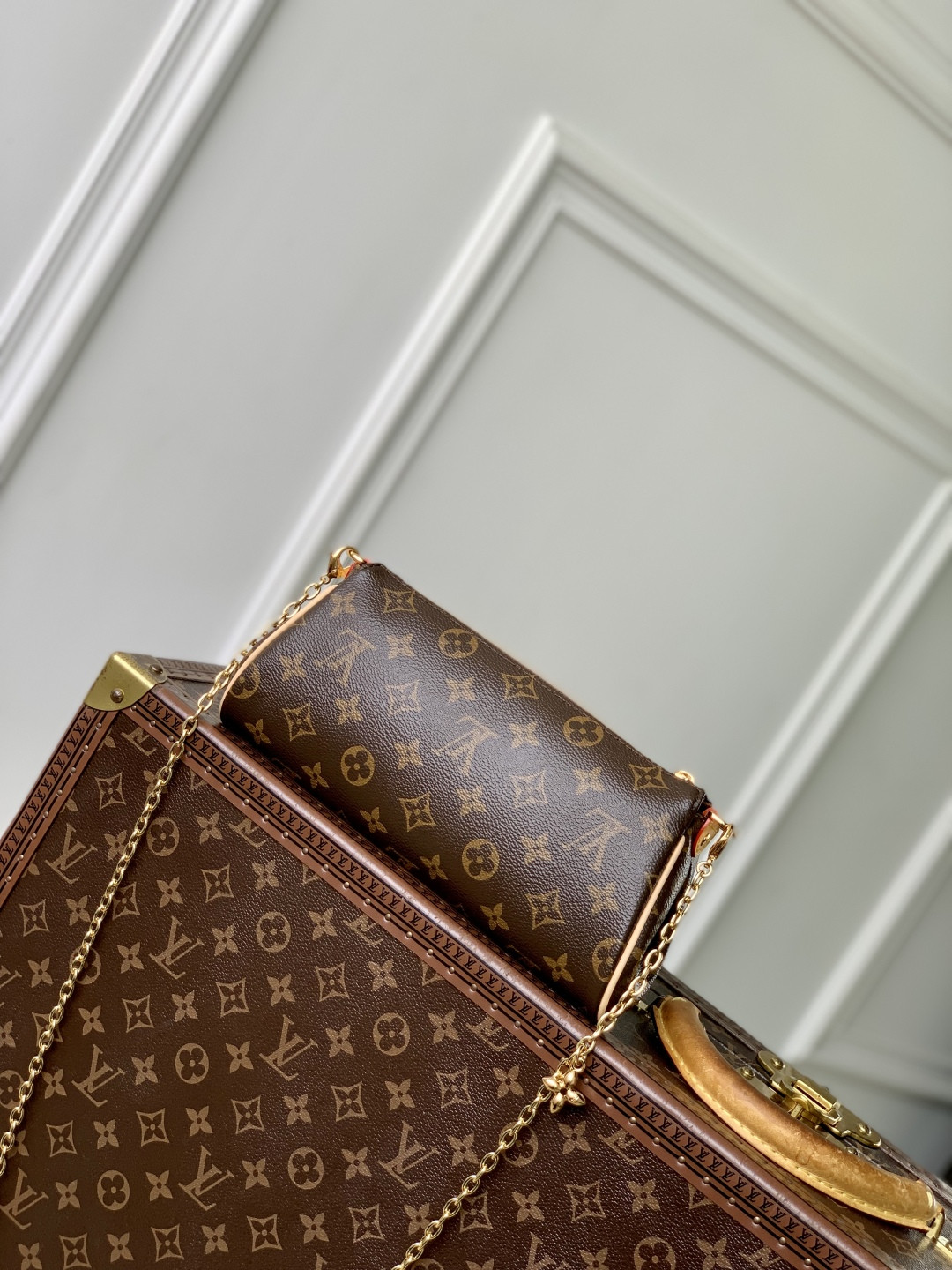LV Pochette Eva M13567 27x11x5cm