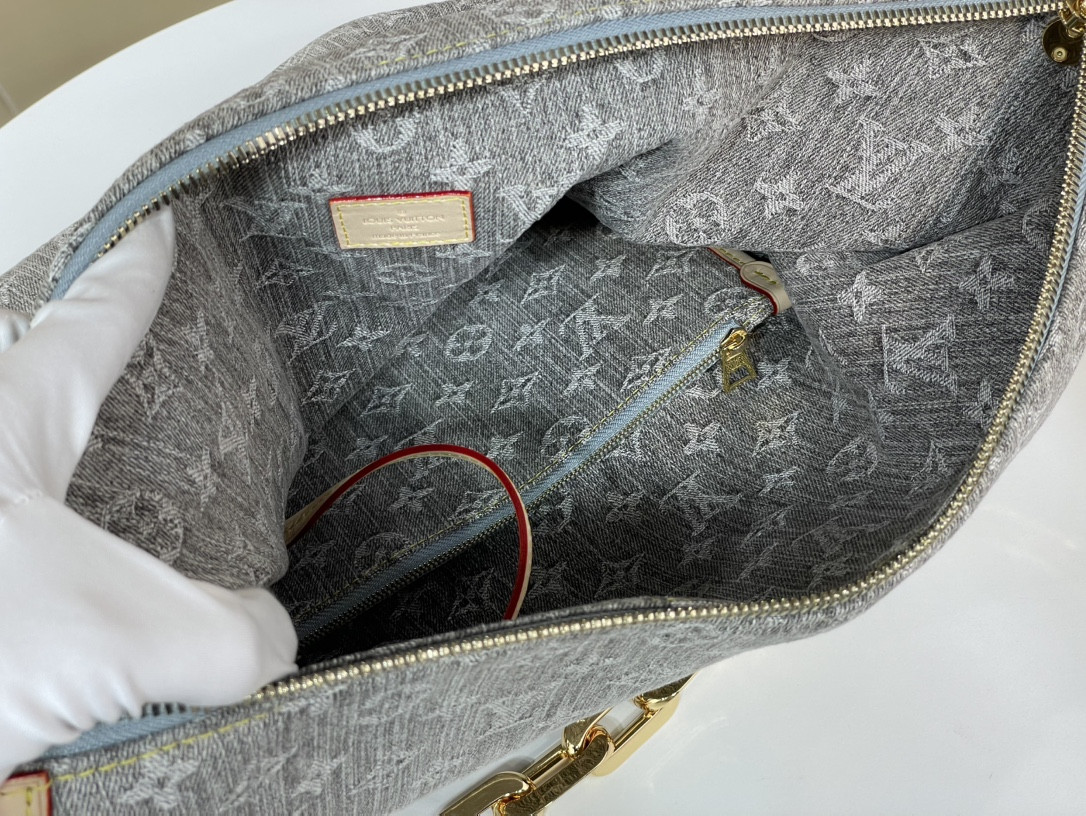 LV Coussin Hobo MM M13390 38x33x10cm