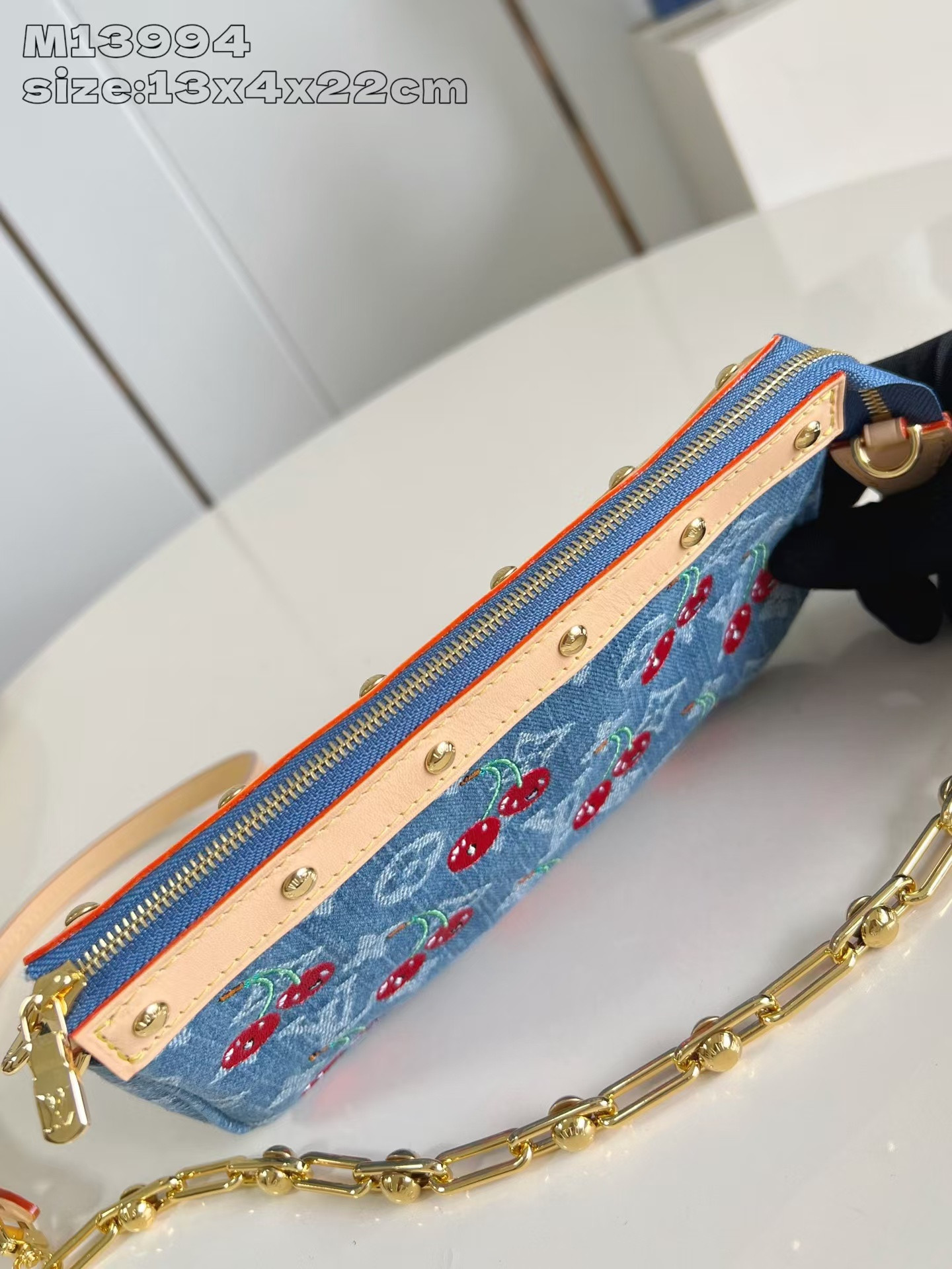 LV x TM Pochette Accessoires M13994 22x13x4cm