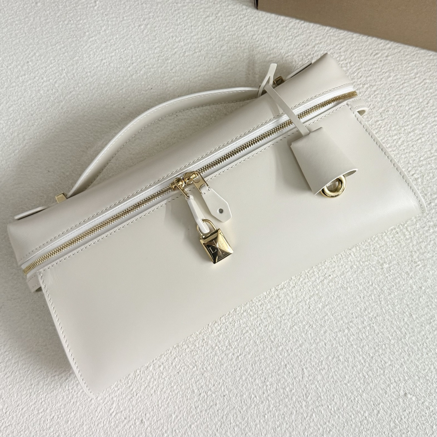 L**o p*ana extra clutch l29 29x14x3cm